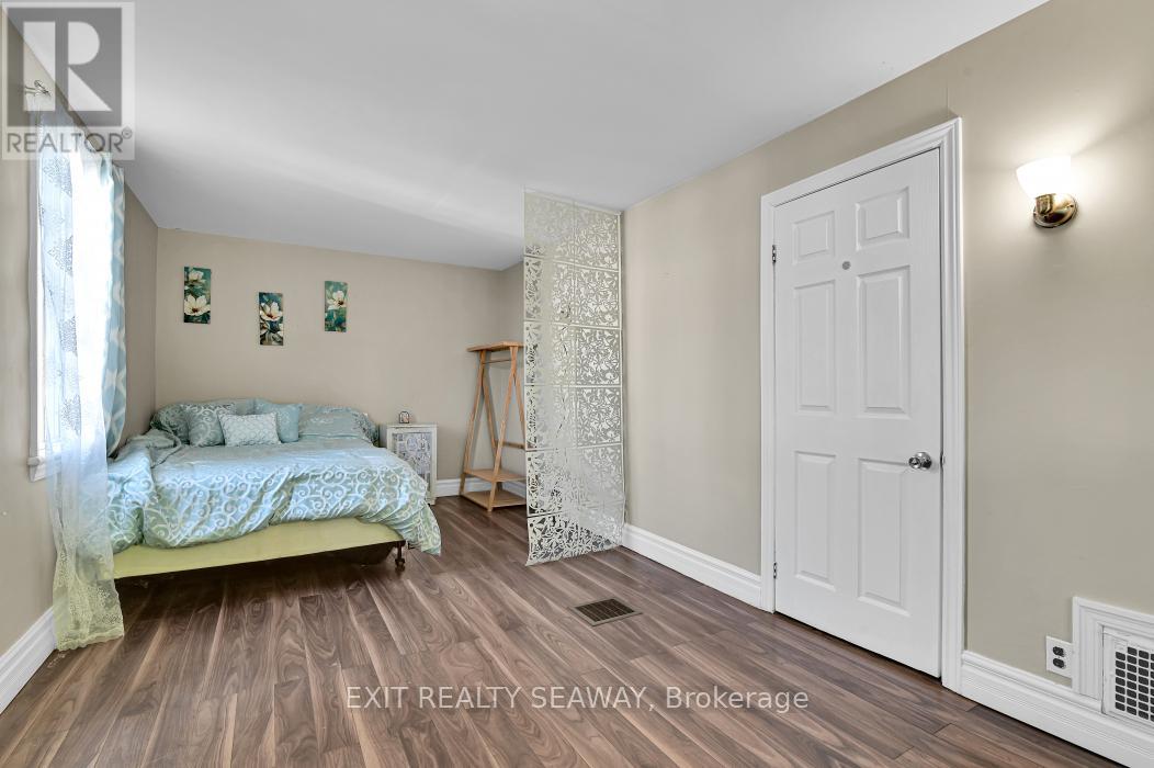 1315 Cumberland Street, Cornwall, Ontario  K6J 4K8 - Photo 11 - X12436281