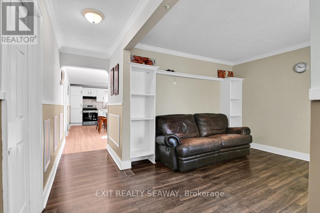 1315 Cumberland Street, Cornwall, Ontario  K6J 4K8 - Photo 5 - X12436281
