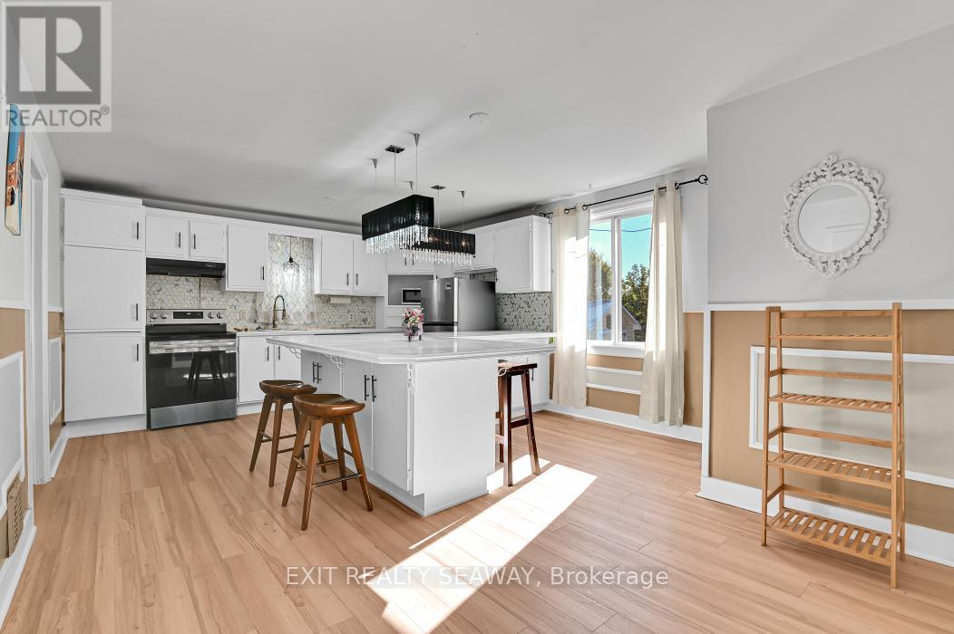 1315 Cumberland Street, Cornwall, Ontario  K6J 4K8 - Photo 6 - X12436281
