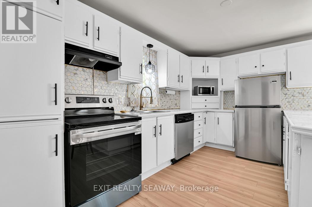 1315 Cumberland Street, Cornwall, Ontario  K6J 4K8 - Photo 7 - X12436281
