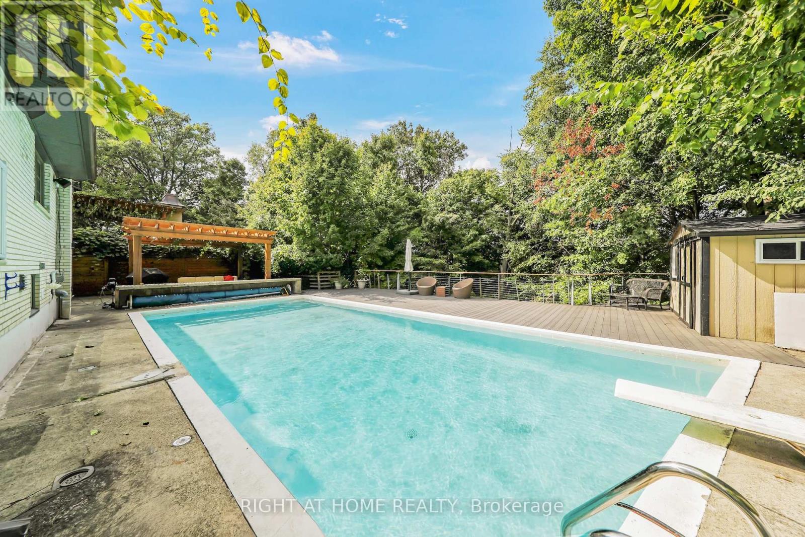 8 Hillavon Drive, Toronto, Ontario  M9B 2P5 - Photo 40 - W12386786