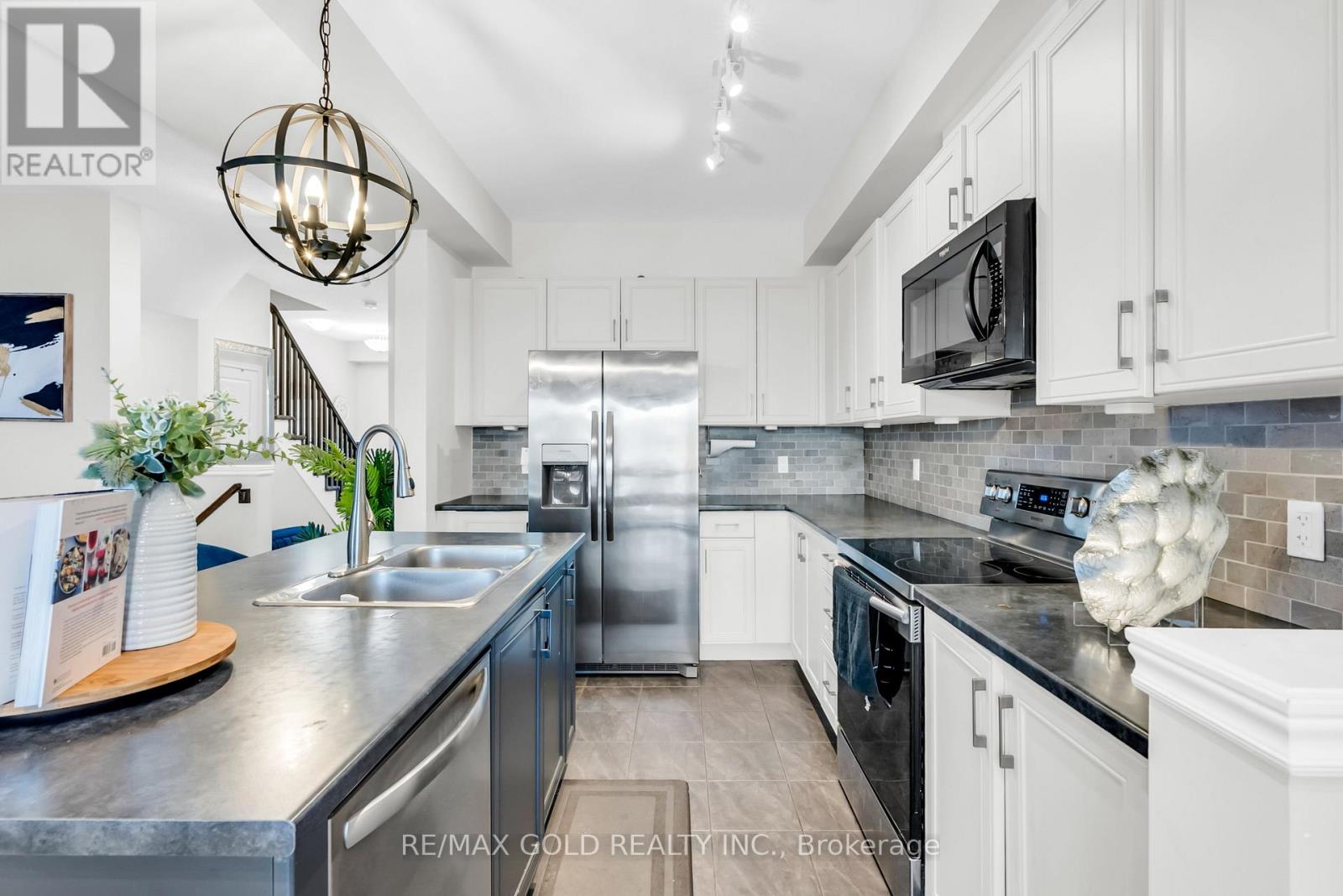 73 Severino Circle, West Lincoln, Ontario  L0R 2A0 - Photo 17 - X12434274