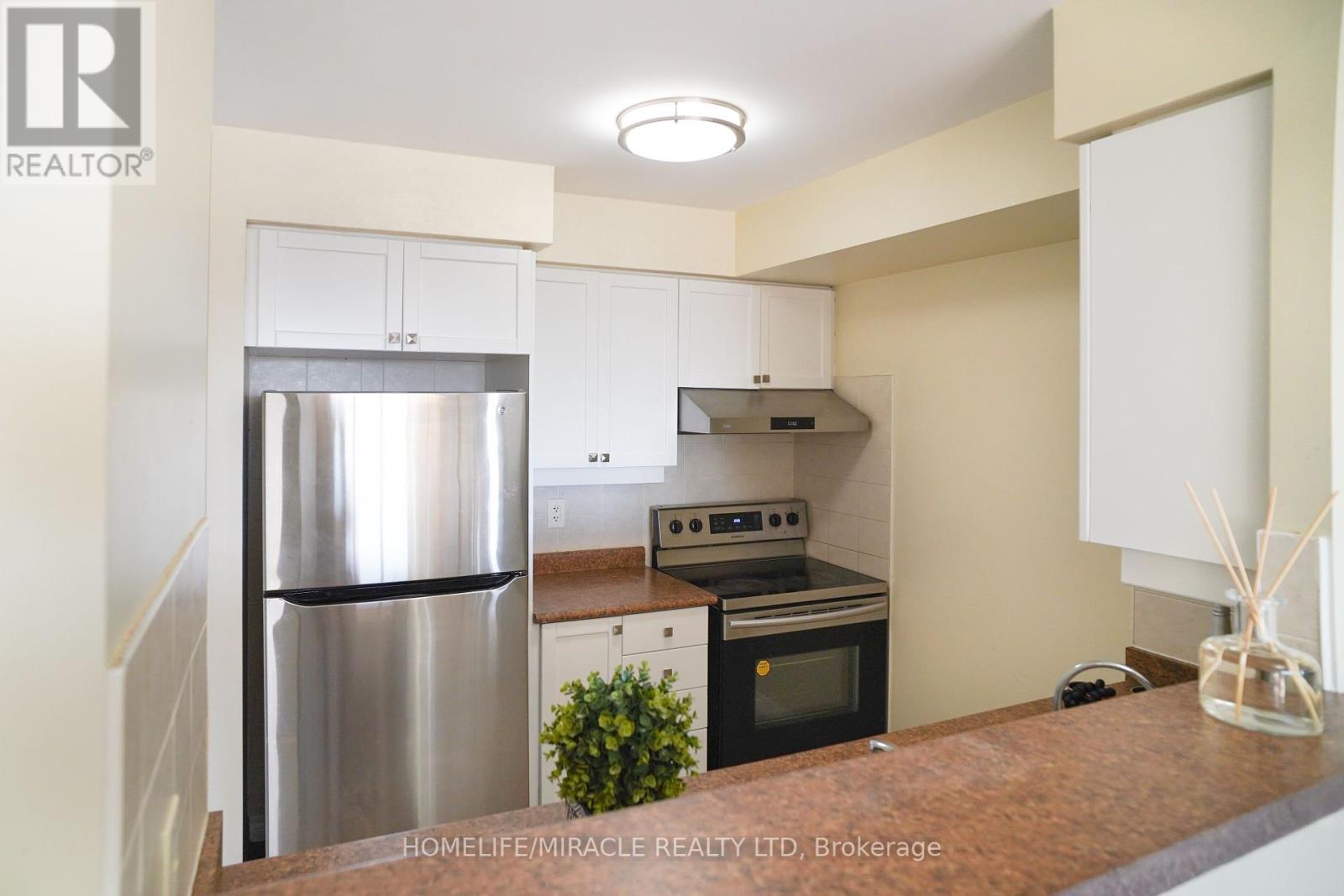 2220 - 700 Humberwood Boulevard, Toronto, Ontario  M9W 7J4 - Photo 6 - W12431145