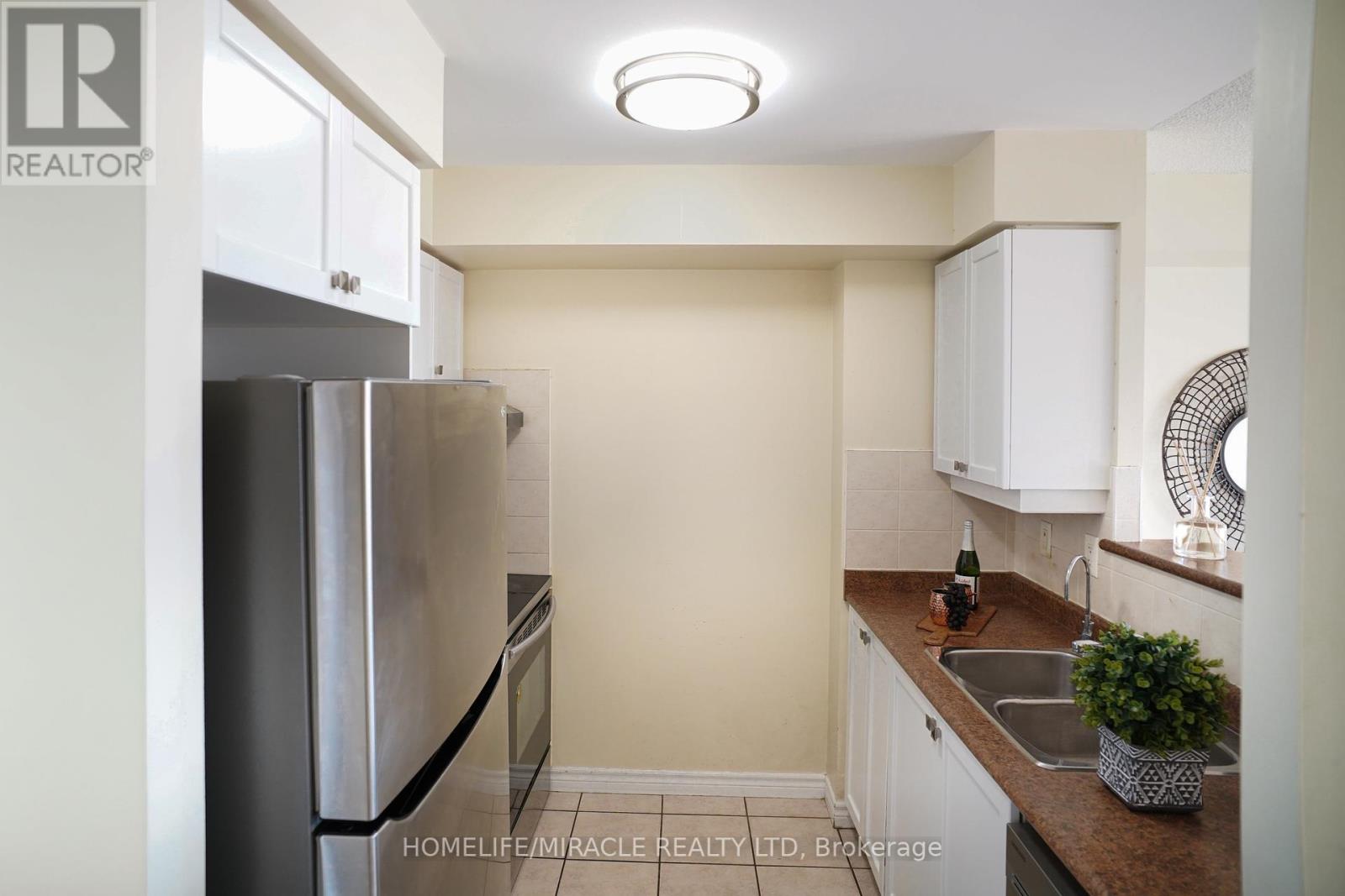 2220 - 700 Humberwood Boulevard, Toronto, Ontario  M9W 7J4 - Photo 5 - W12431145