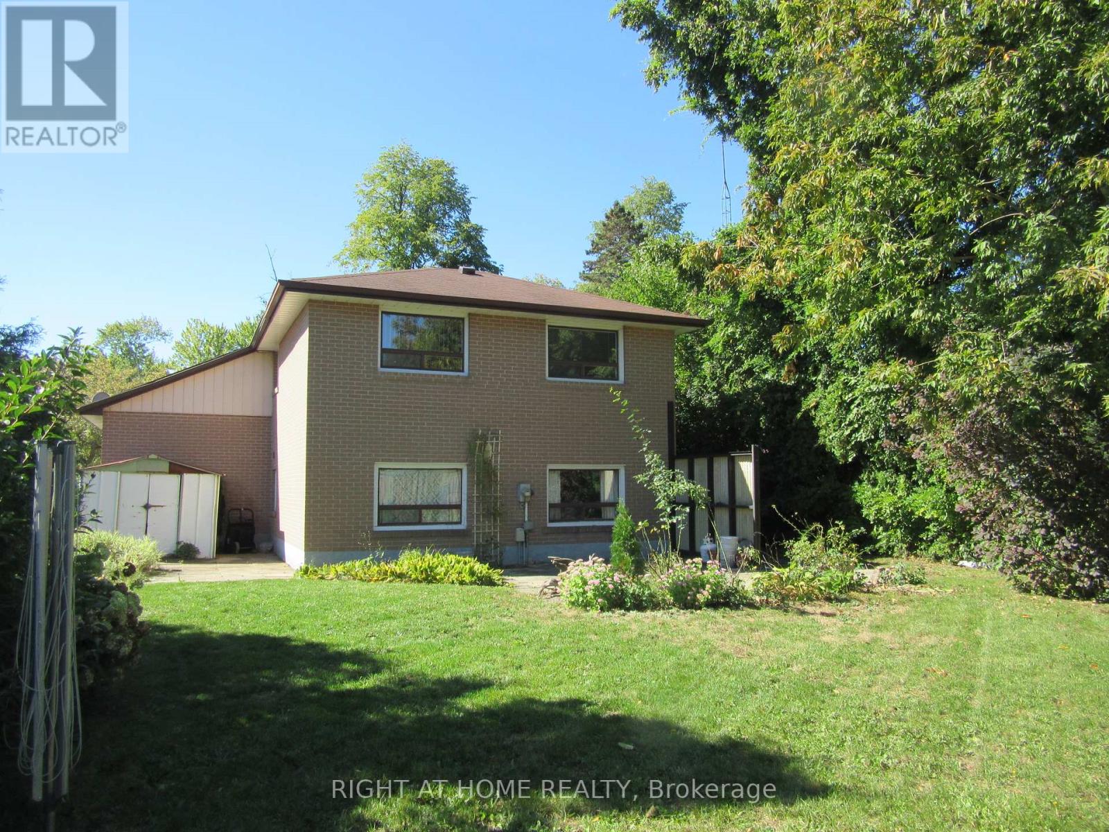 1588 Hobbs Crescent, Mississauga, Ontario  L5J 3R9 - Photo 19 - W12435331