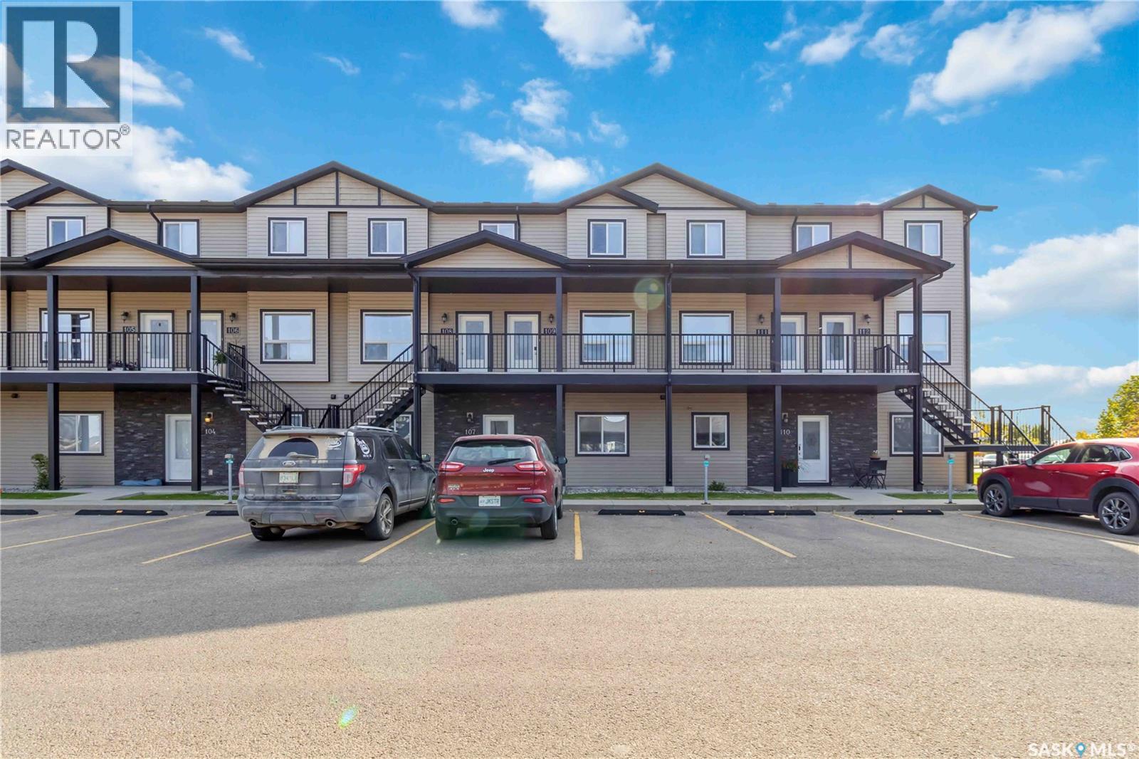108 103 Klassen Crescent, Saskatoon, Saskatchewan  S7R 0J2 - Photo 1 - SK019718