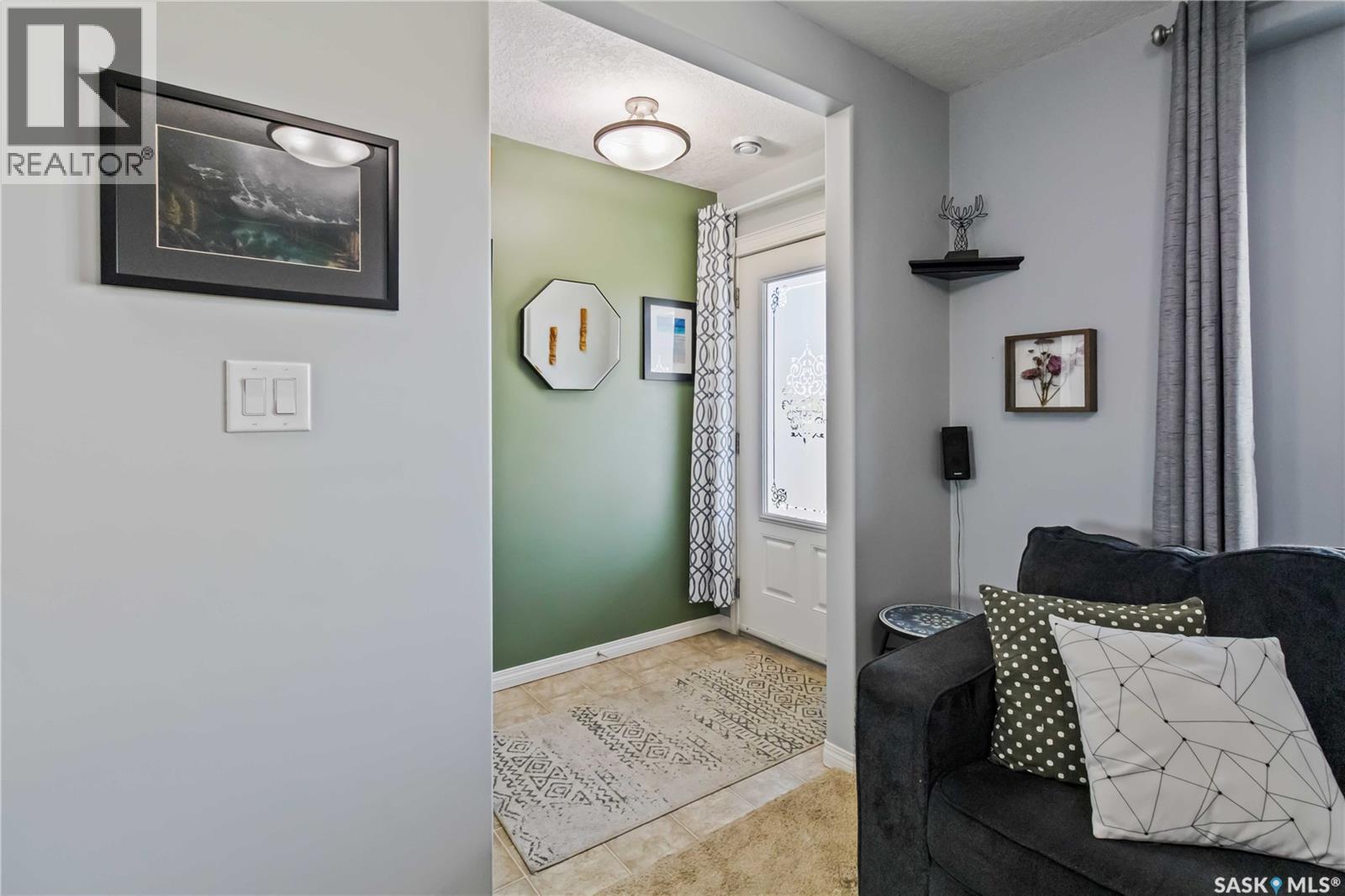 108 103 Klassen Crescent, Saskatoon, Saskatchewan  S7R 0J2 - Photo 5 - SK019718