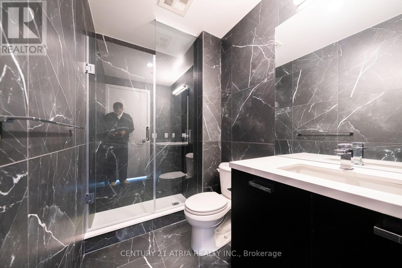 1511 - 195 Mccaul Street, Toronto, Ontario  M5T 0E5 - Photo 21 - C12433013