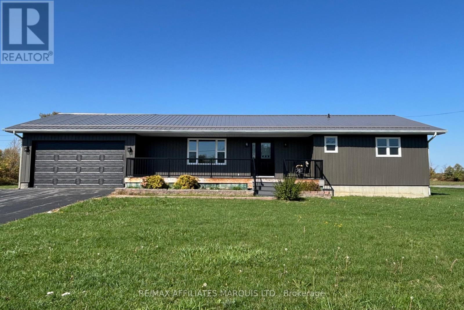 16925 Cornwall Centre Road, South Stormont, Ontario  K6H 5R7 - Photo 1 - X12436379
