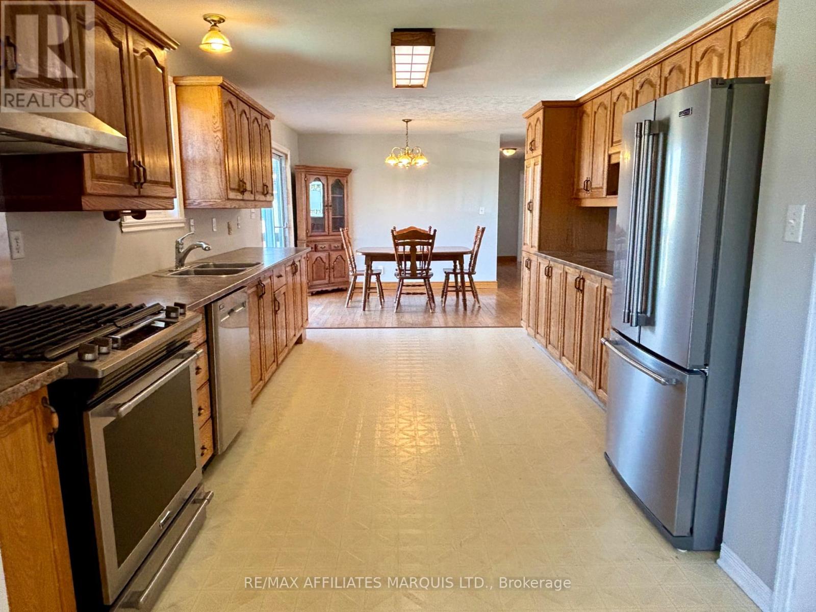 16925 Cornwall Centre Road, South Stormont, Ontario  K6H 5R7 - Photo 16 - X12436379