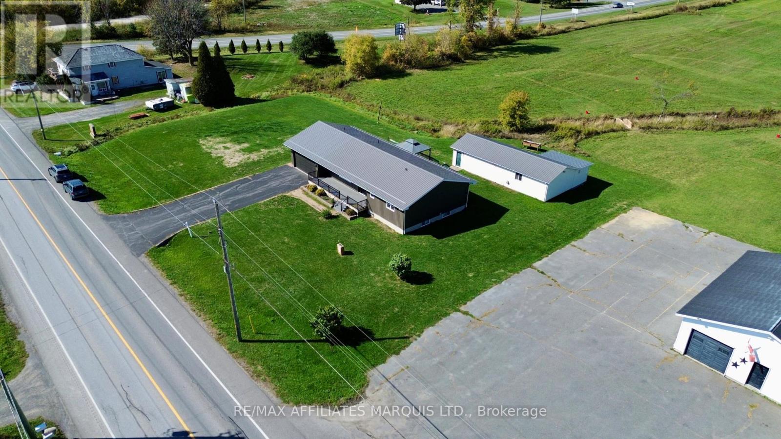 16925 Cornwall Centre Road, South Stormont, Ontario  K6H 5R7 - Photo 32 - X12436379
