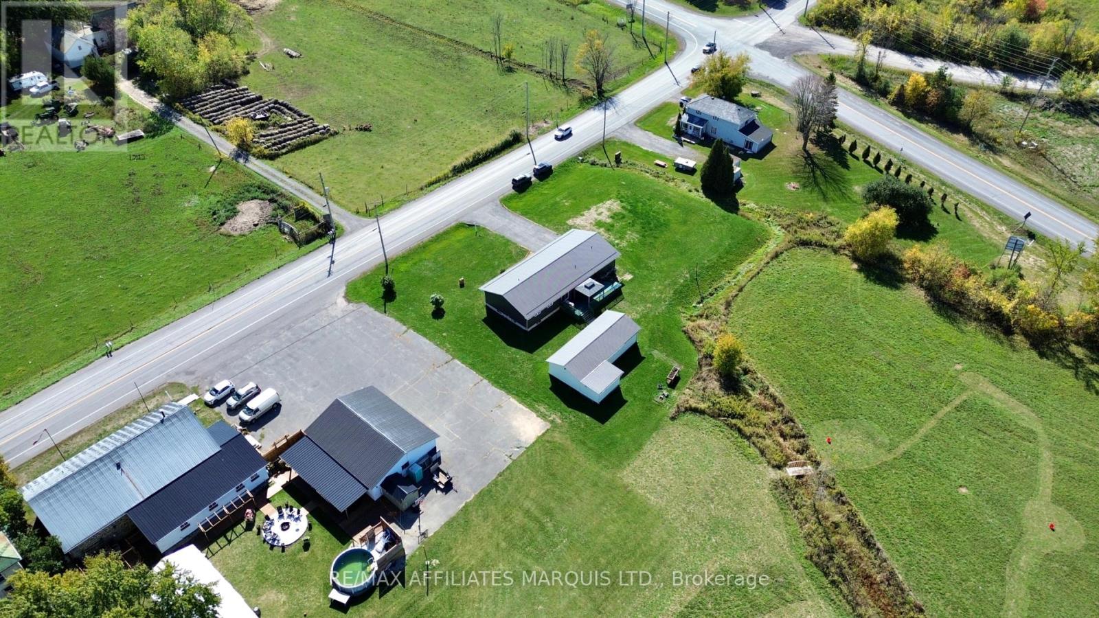 16925 Cornwall Centre Road, South Stormont, Ontario  K6H 5R7 - Photo 33 - X12436379