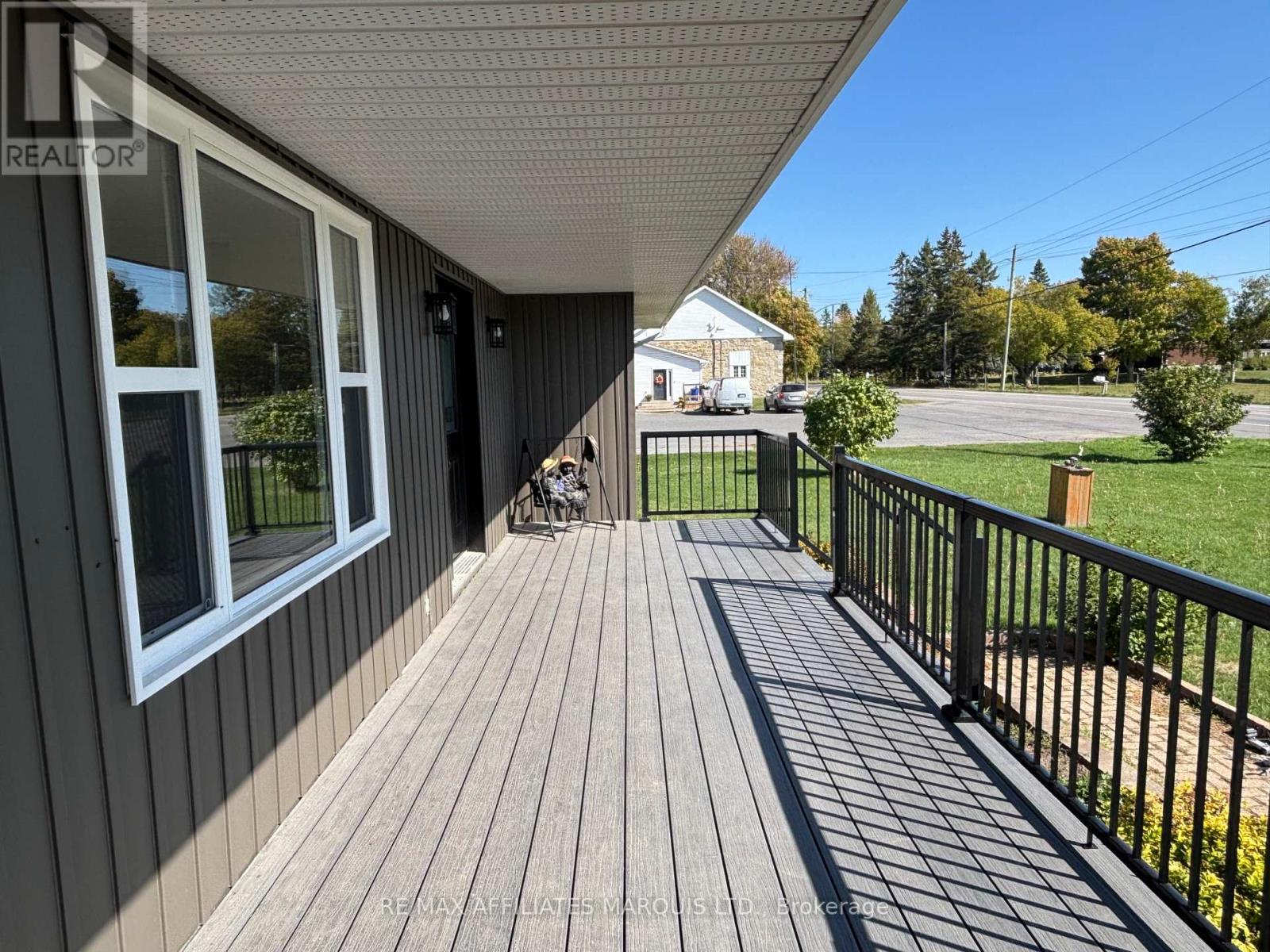 16925 Cornwall Centre Road, South Stormont, Ontario  K6H 5R7 - Photo 4 - X12436379