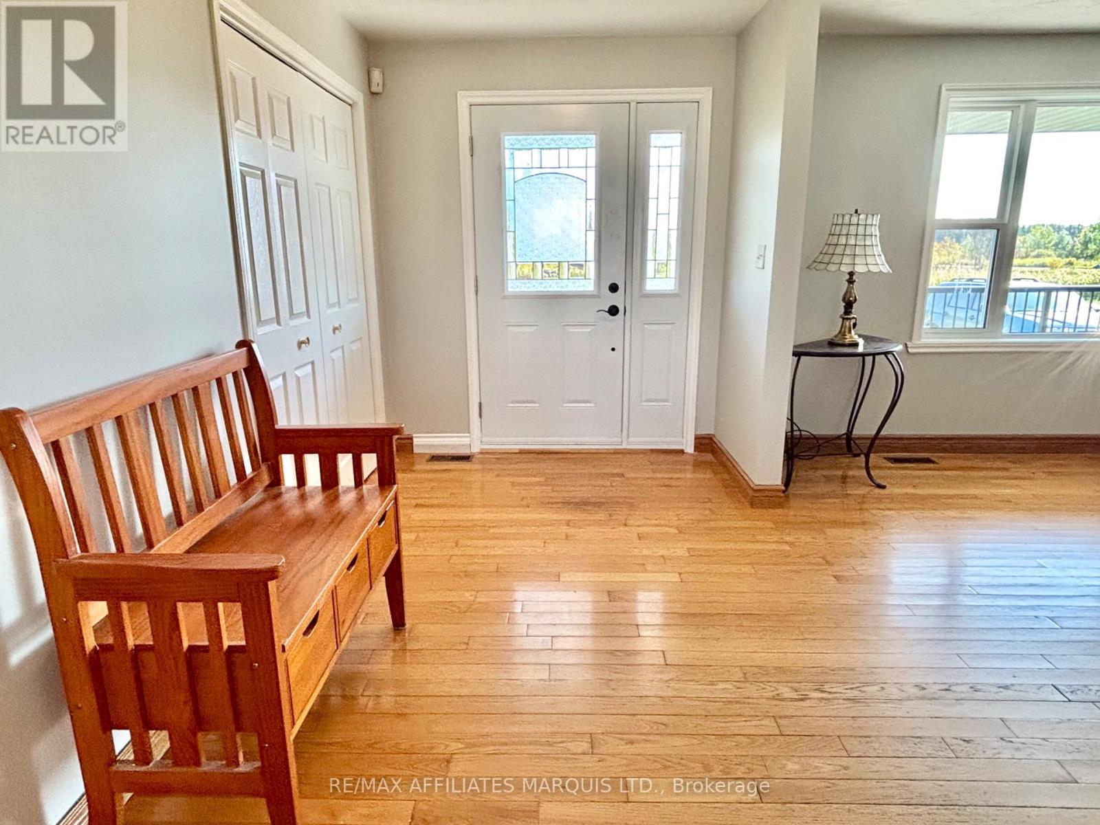 16925 Cornwall Centre Road, South Stormont, Ontario  K6H 5R7 - Photo 6 - X12436379