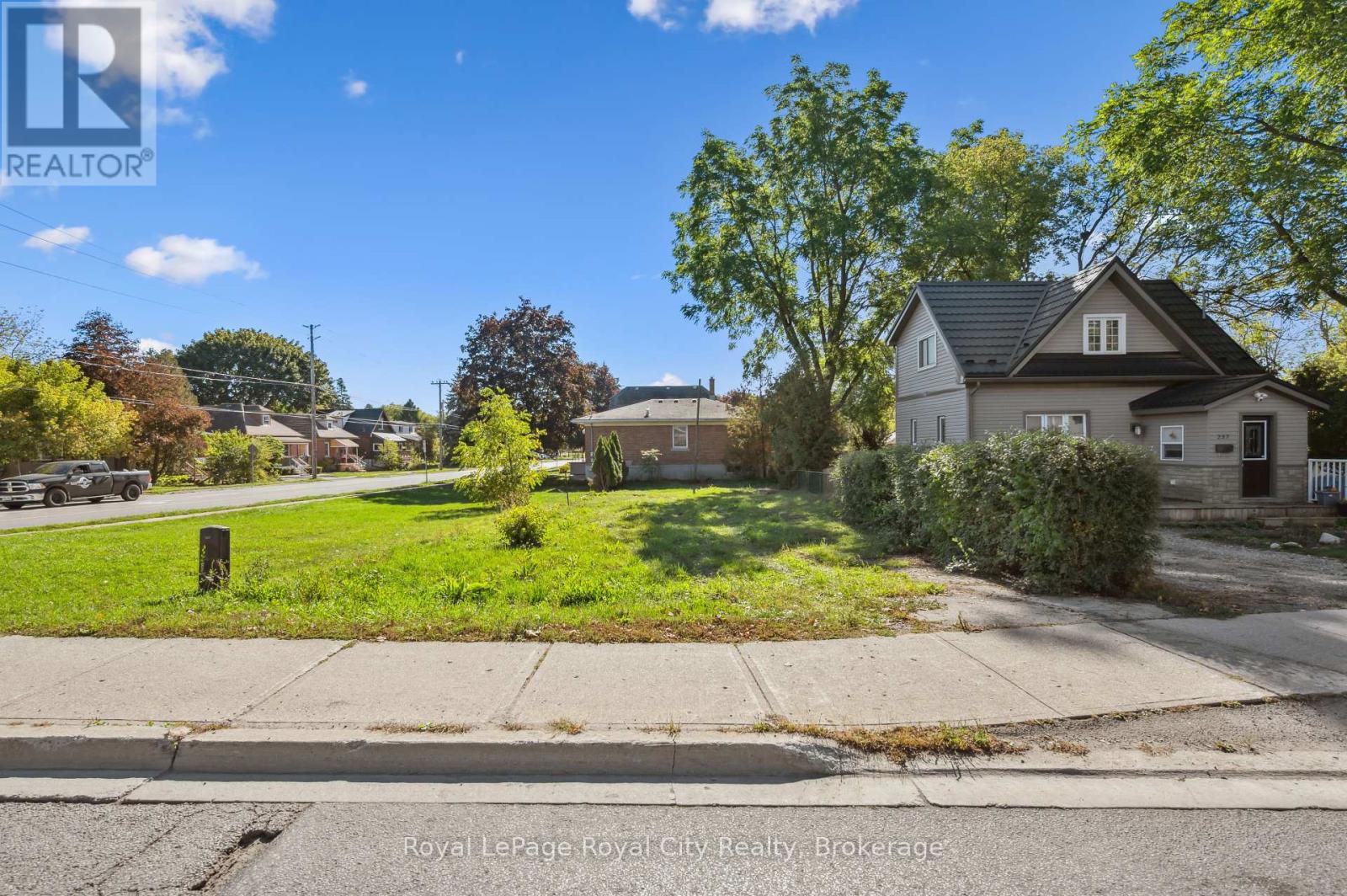 239 Elizabeth Street, Guelph, Ontario  N1E 2X6 - Photo 3 - X12436391