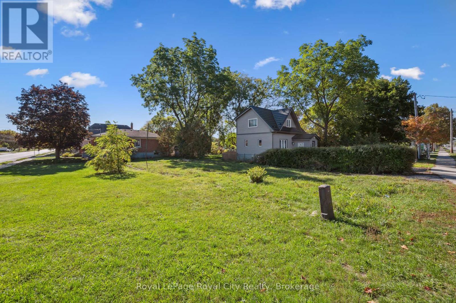 239 Elizabeth Street, Guelph, Ontario  N1E 2X6 - Photo 6 - X12436391