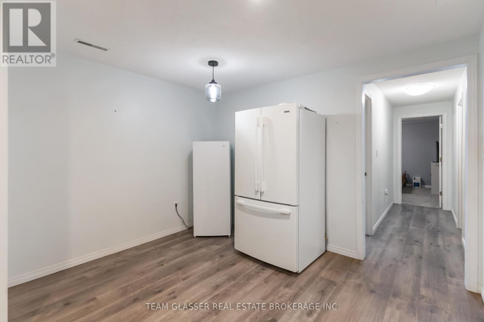 17 Carrie Crescent, St. Thomas, Ontario  N5R 6B9 - Photo 4 - X12436358