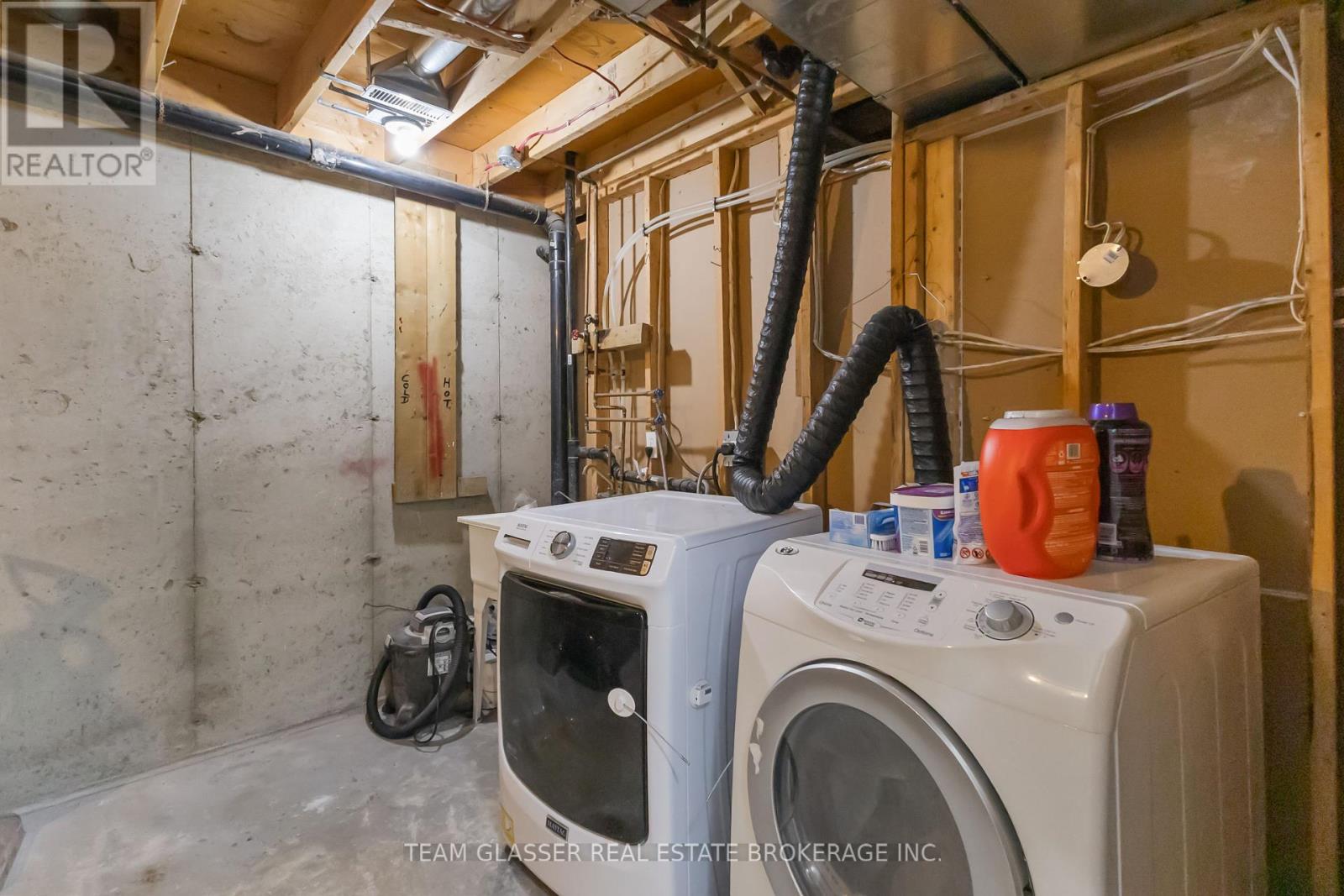 17 Carrie Crescent, St. Thomas, Ontario  N5R 6B9 - Photo 7 - X12436358