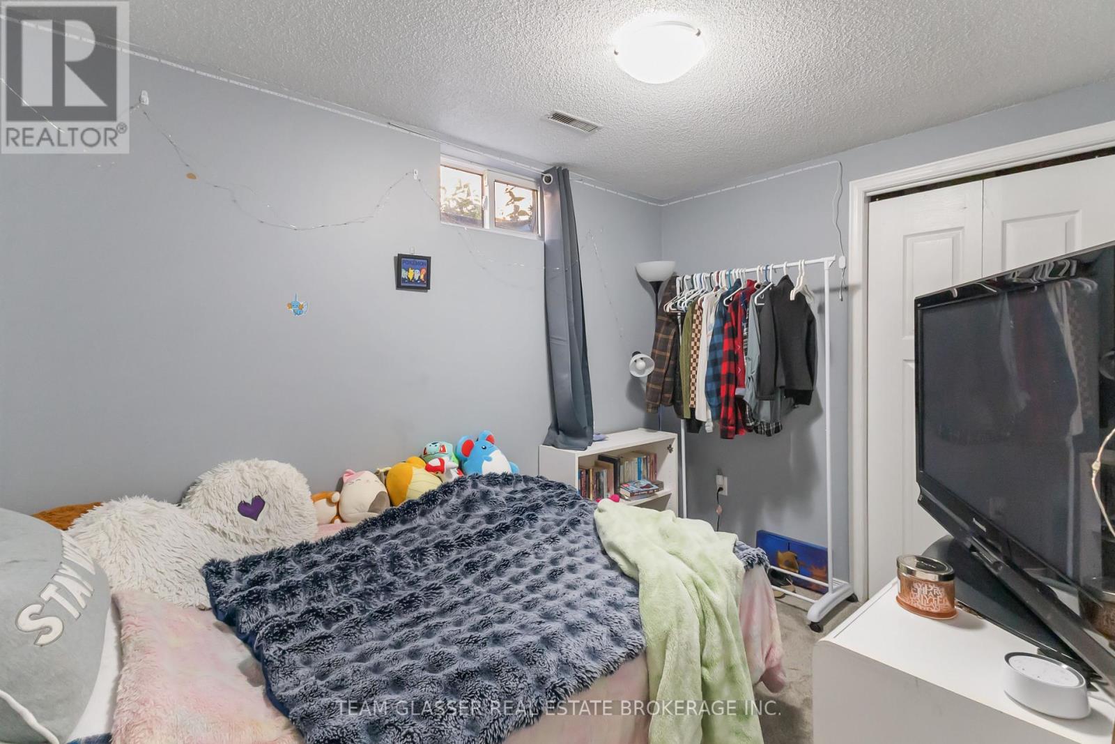 17 Carrie Crescent, St. Thomas, Ontario  N5R 6B9 - Photo 8 - X12436358