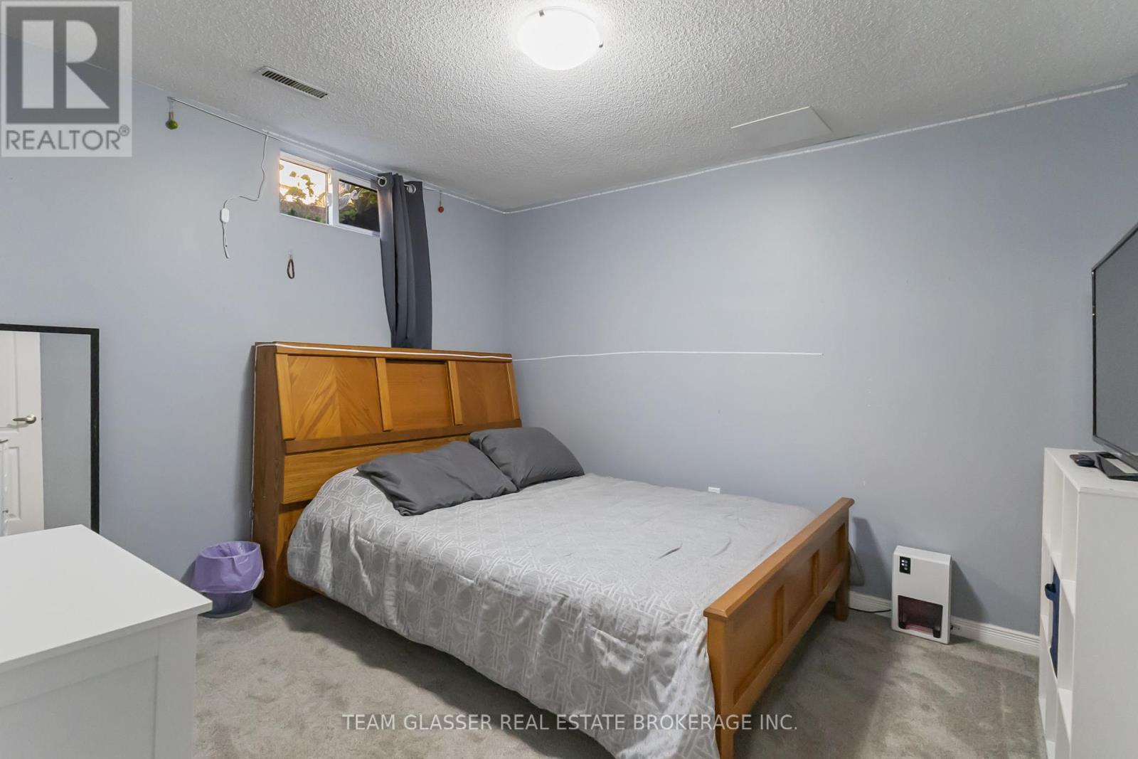 17 Carrie Crescent, St. Thomas, Ontario  N5R 6B9 - Photo 9 - X12436358