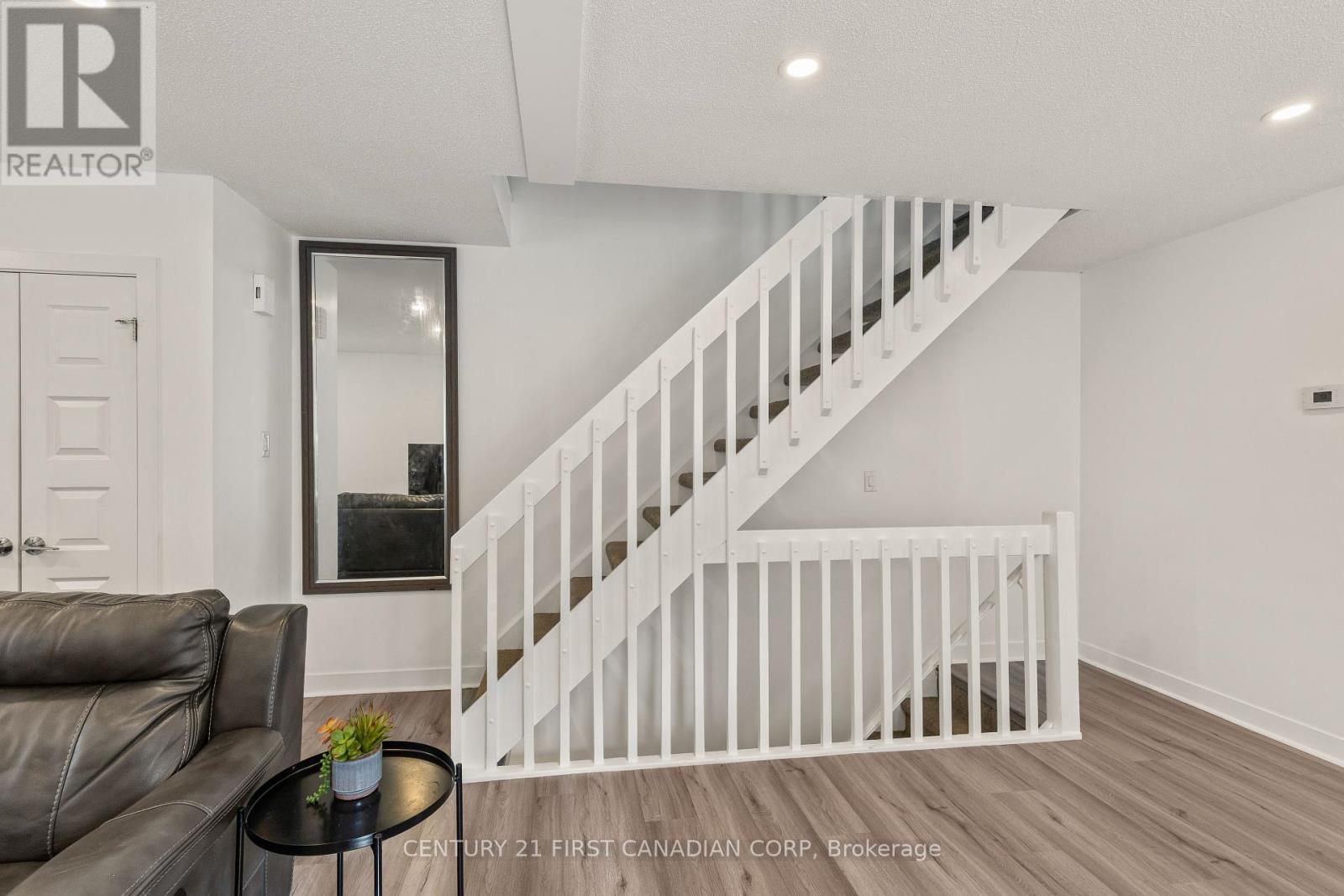 990 Lawson Road, London North, Ontario  N6G 3M2 - Photo 13 - X12436373