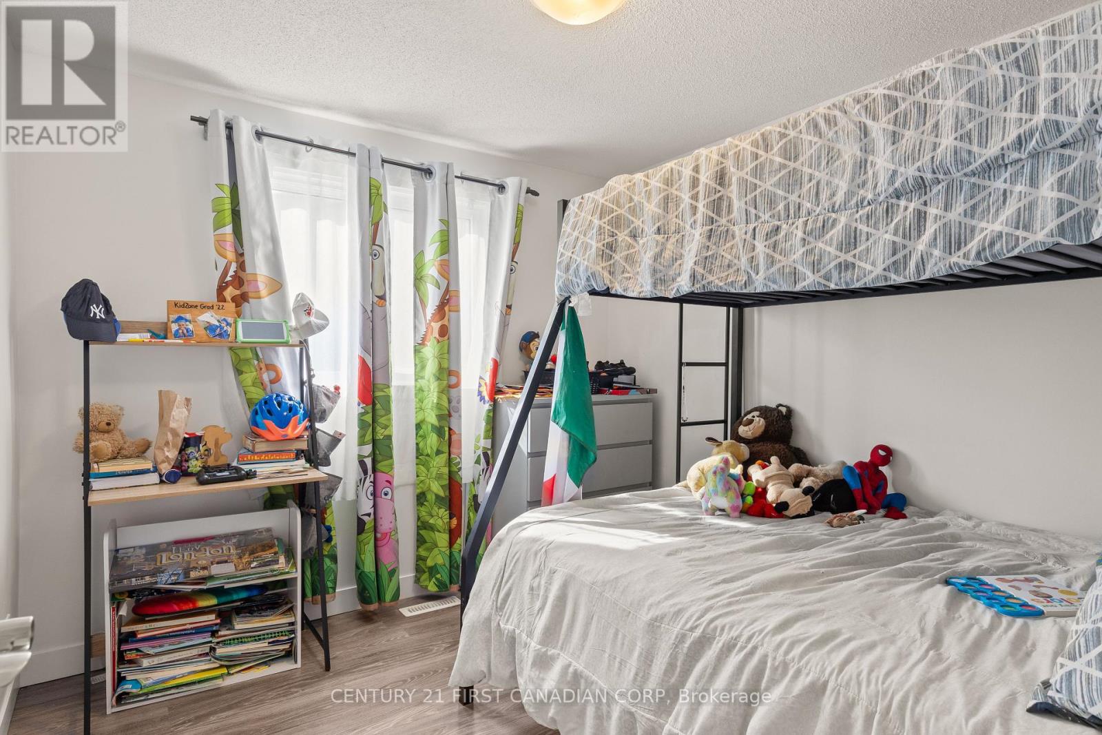 990 Lawson Road, London North, Ontario  N6G 3M2 - Photo 16 - X12436373