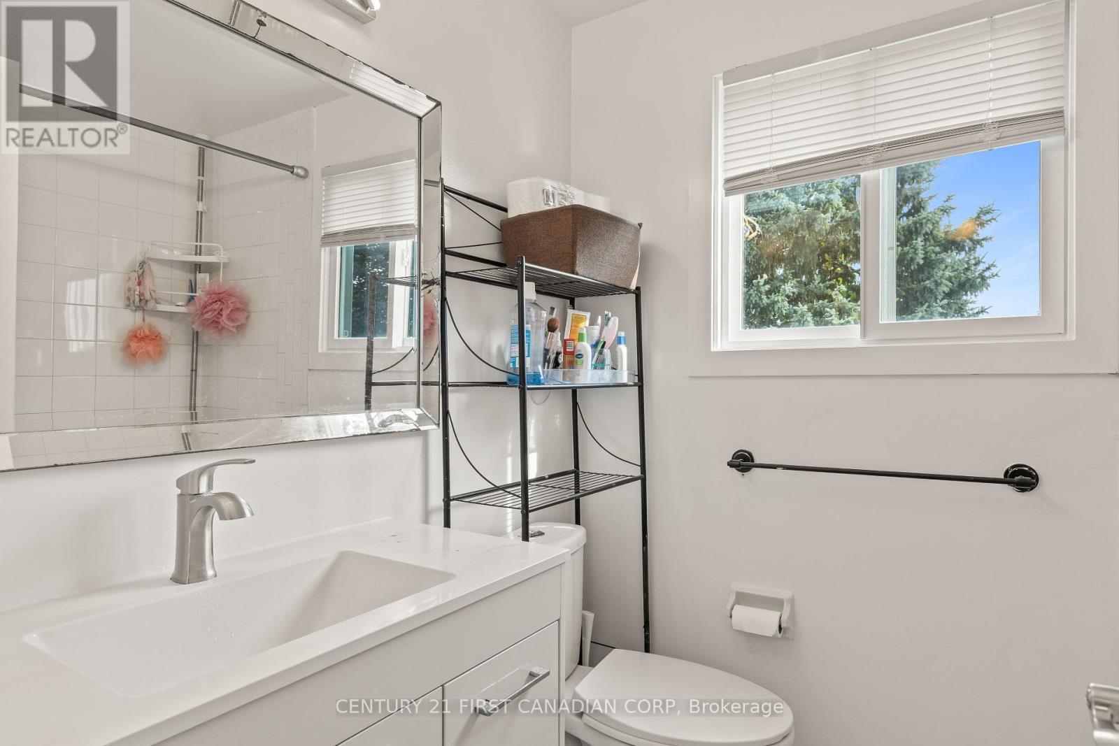 990 Lawson Road, London North, Ontario  N6G 3M2 - Photo 17 - X12436373