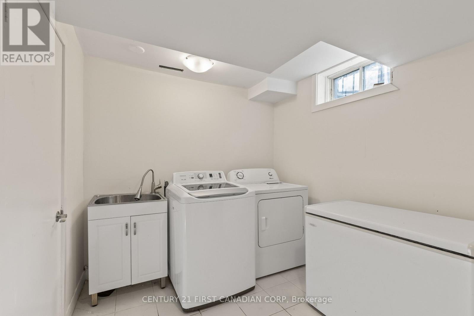 990 Lawson Road, London North, Ontario  N6G 3M2 - Photo 20 - X12436373