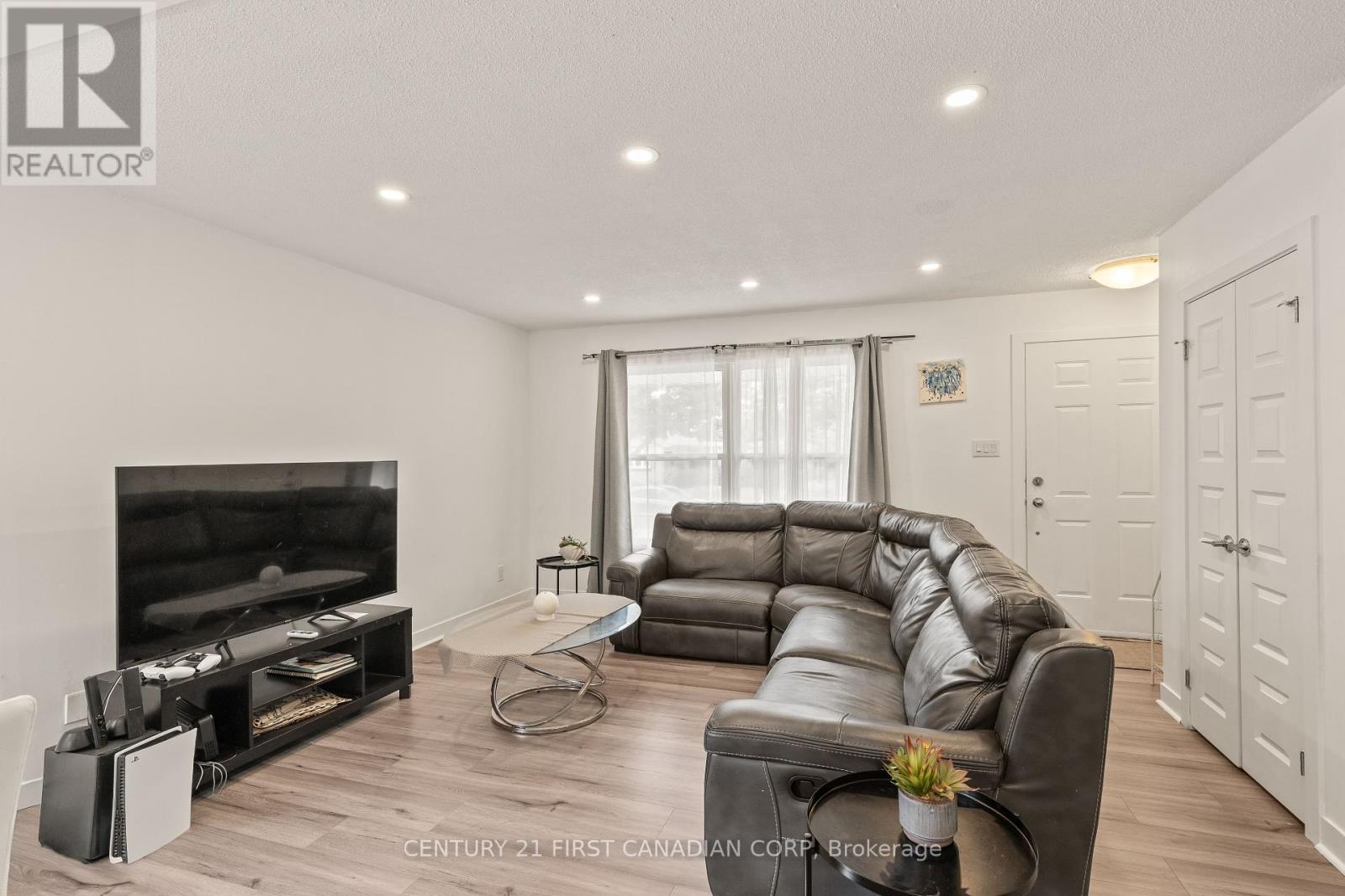 990 Lawson Road, London North, Ontario  N6G 3M2 - Photo 6 - X12436373