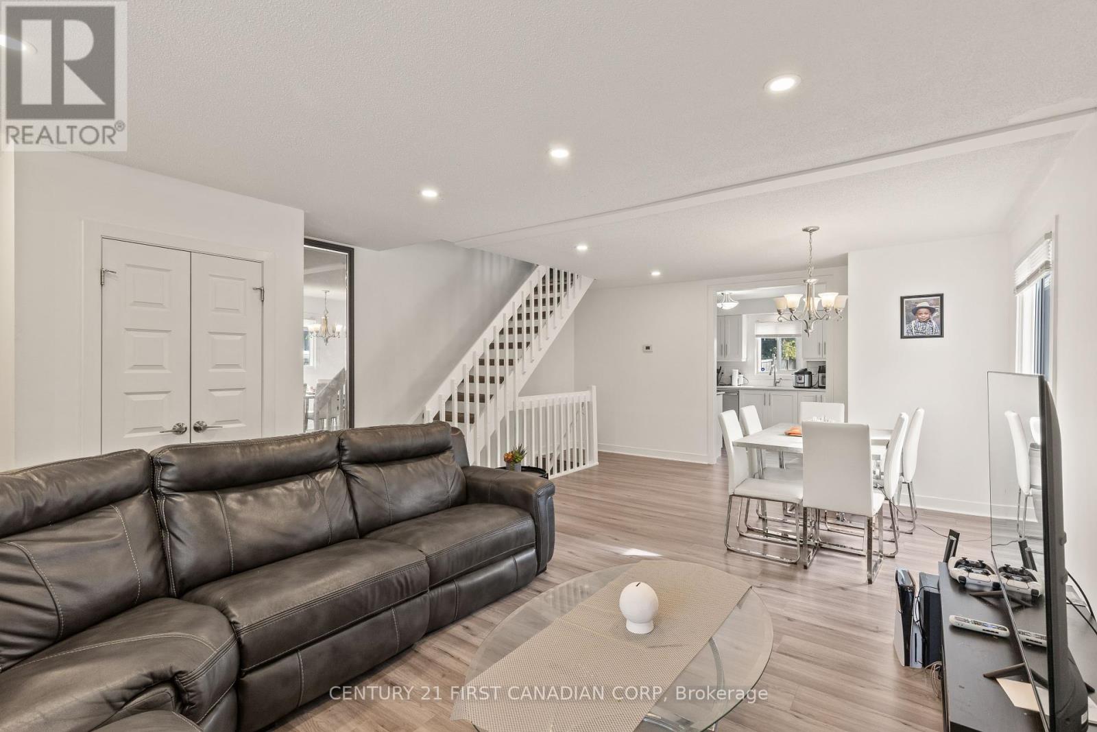 990 Lawson Road, London North, Ontario  N6G 3M2 - Photo 8 - X12436373