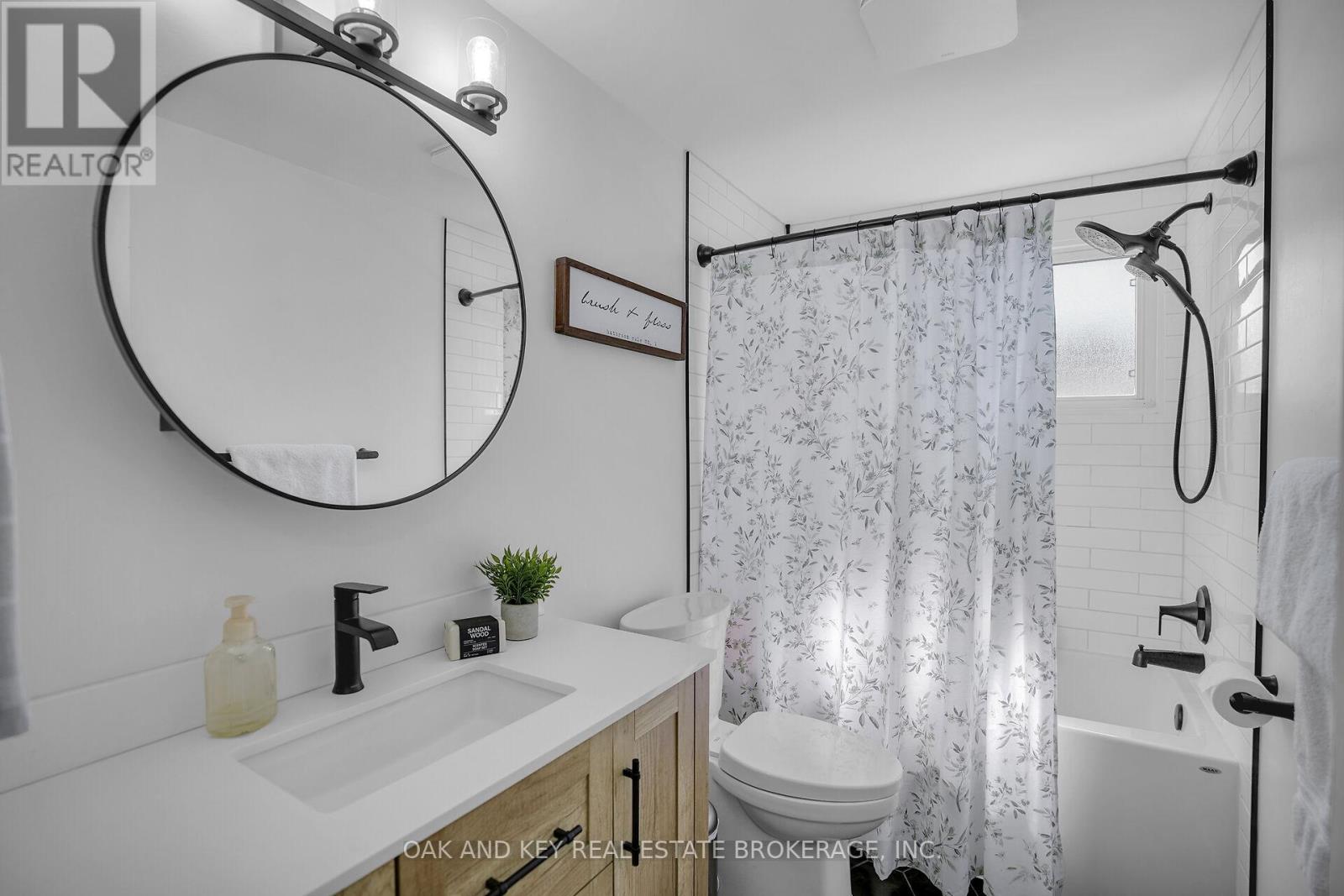 94 Edmunds Crescent, London South, Ontario  N5Z 4J2 - Photo 13 - X12436505