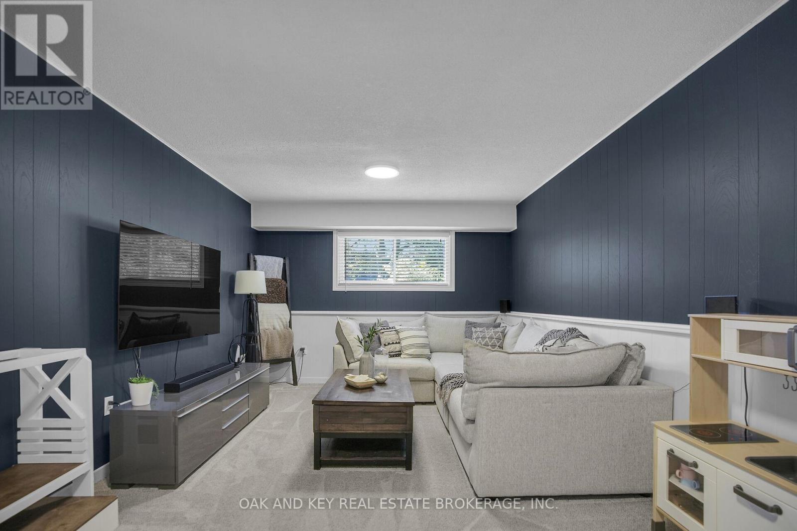 94 Edmunds Crescent, London South, Ontario  N5Z 4J2 - Photo 19 - X12436505