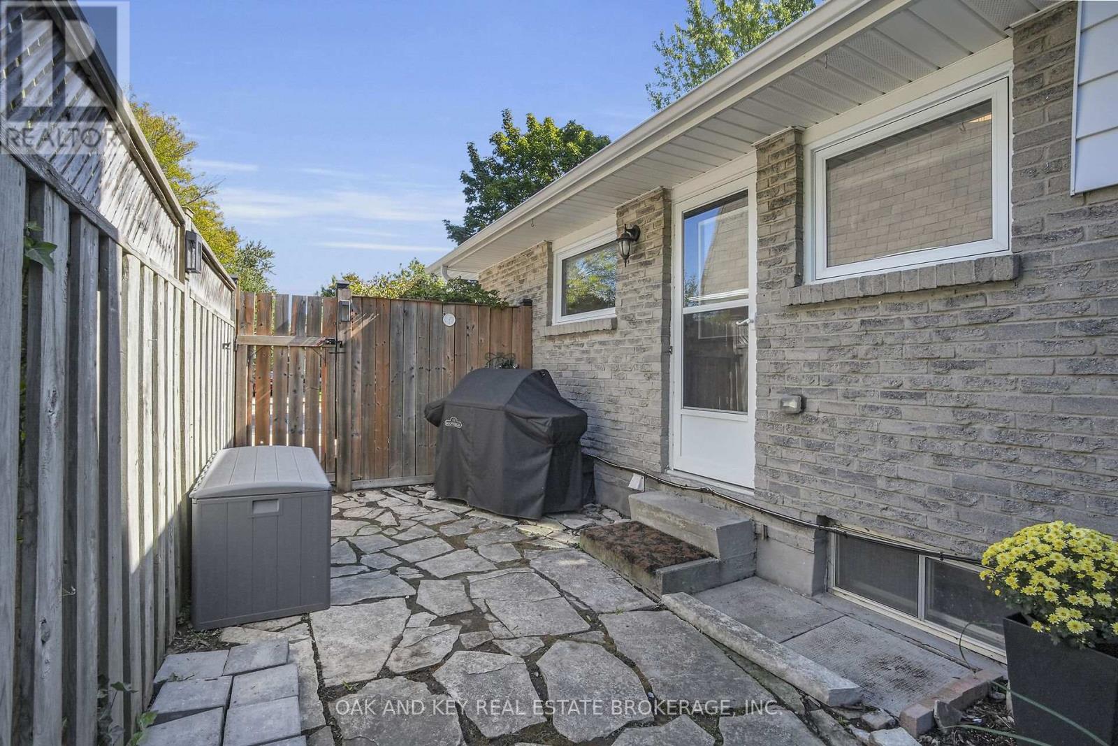 94 Edmunds Crescent, London South, Ontario  N5Z 4J2 - Photo 23 - X12436505