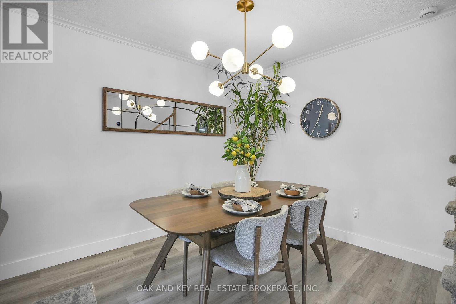 94 Edmunds Crescent, London South, Ontario  N5Z 4J2 - Photo 7 - X12436505