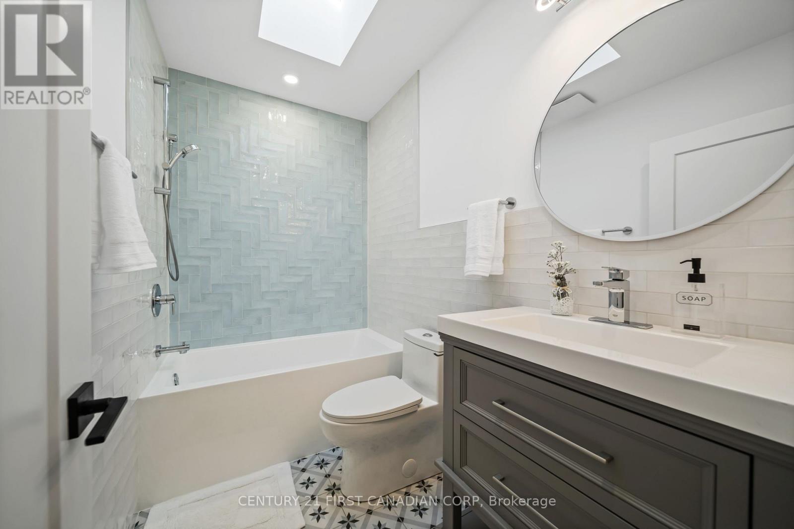 21 Marbenor Crescent, London East, Ontario  N5W 1T4 - Photo 17 - X12436543
