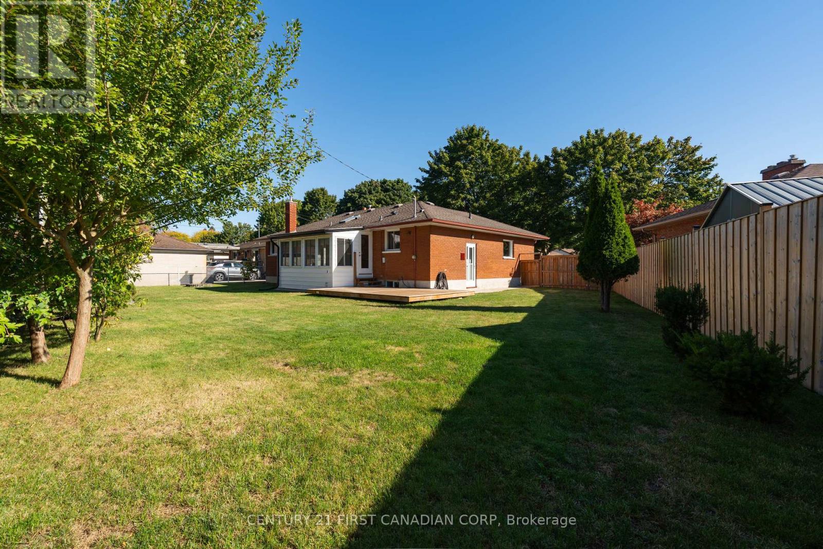 21 Marbenor Crescent, London East, Ontario  N5W 1T4 - Photo 28 - X12436543