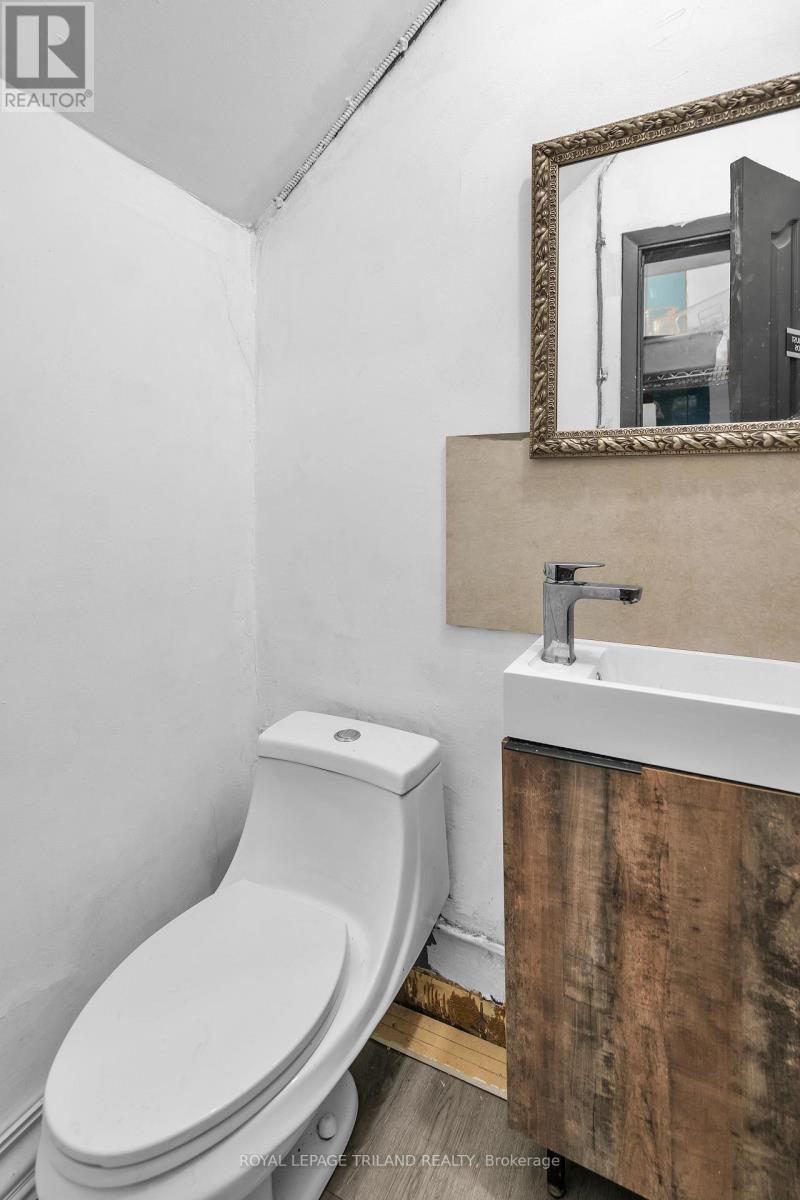218 Horton Street E, London East, Ontario  N6B 1K9 - Photo 17 - X12436545
