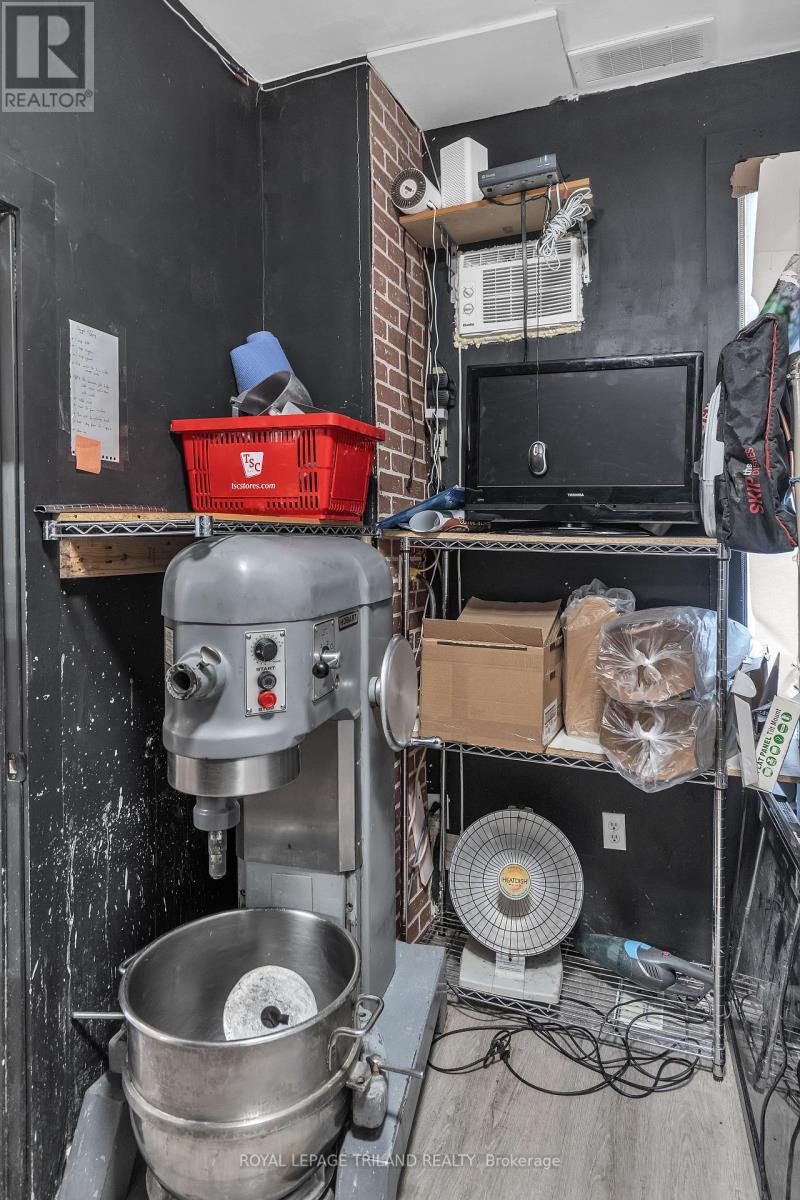 218 Horton Street E, London East, Ontario  N6B 1K9 - Photo 20 - X12436545