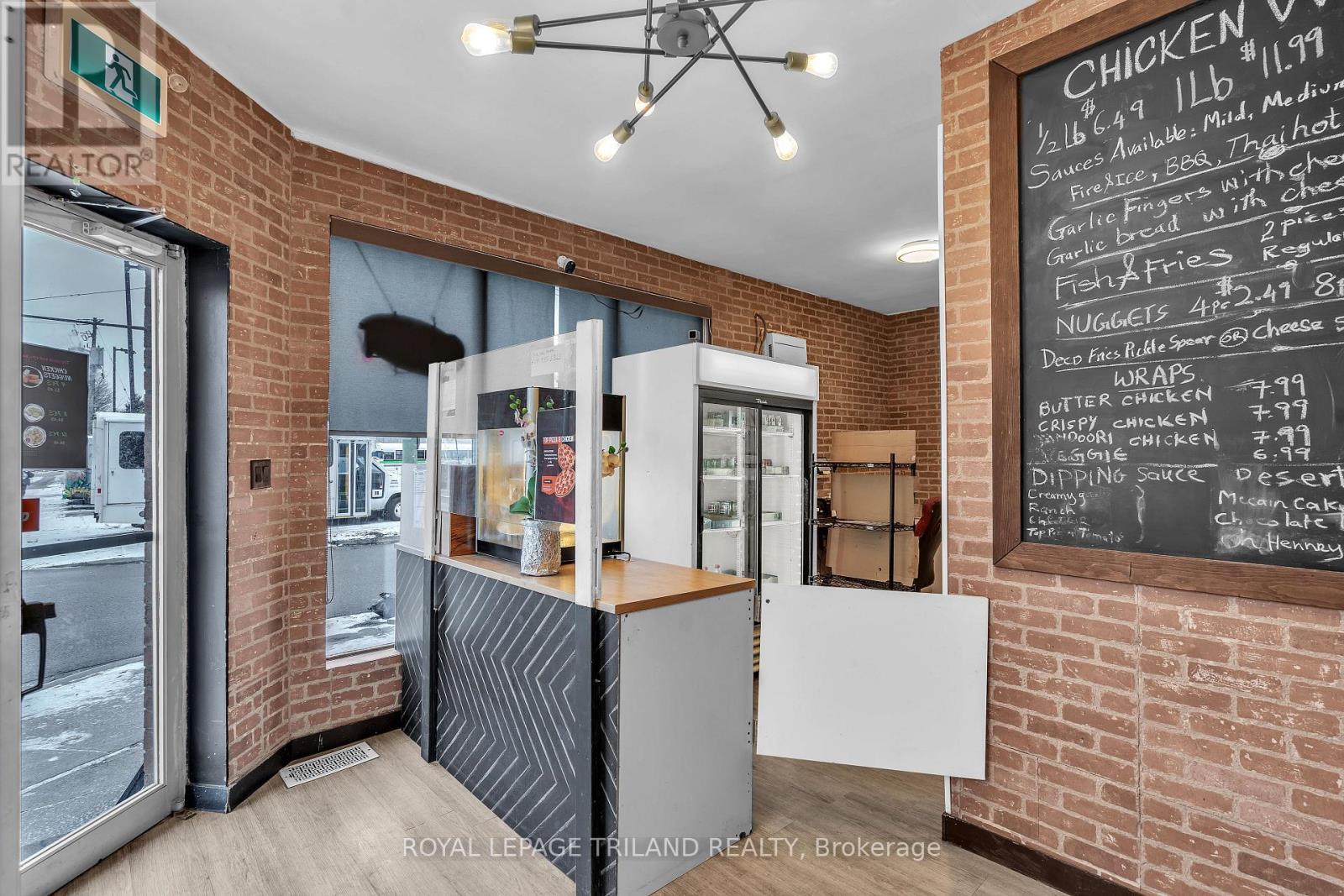 218 Horton Street E, London East, Ontario  N6B 1K9 - Photo 5 - X12436545