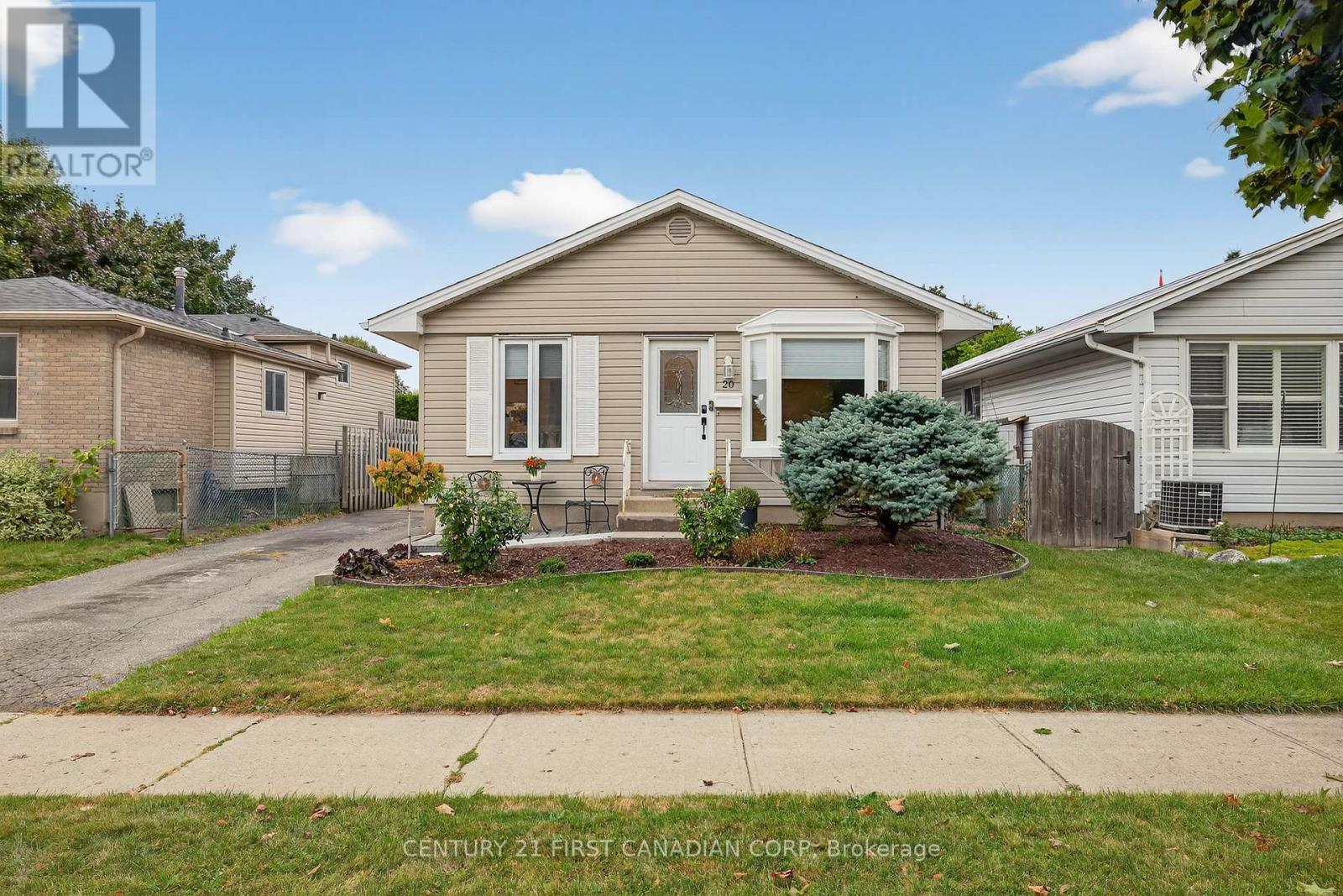 20 Ashbury Avenue, London South, Ontario  N6E 1S8 - Photo 1 - X12436560
