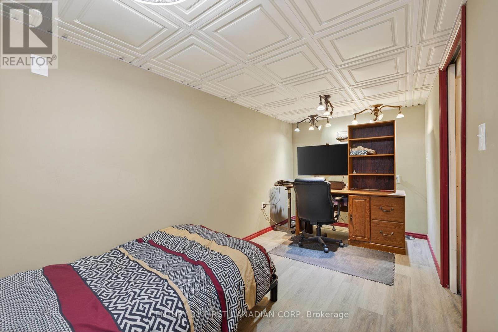 20 Ashbury Avenue, London South, Ontario  N6E 1S8 - Photo 20 - X12436560