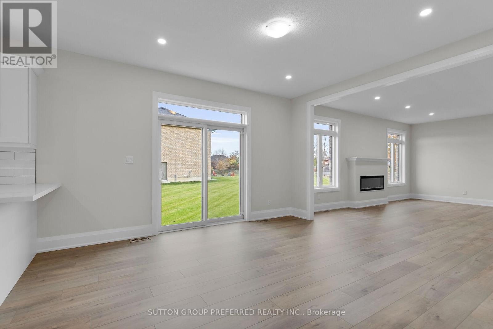 1 Bouw Place, Dutton/dunwich, Ontario  N0L 1J0 - Photo 4 - X12436571
