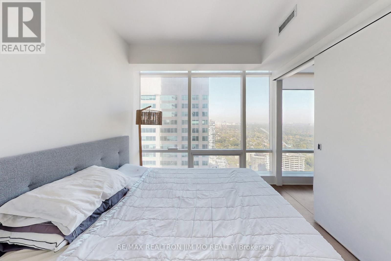 3401 - 1 Bloor Street E, Toronto, Ontario  M4W 0A8 - Photo 12 - C12436205