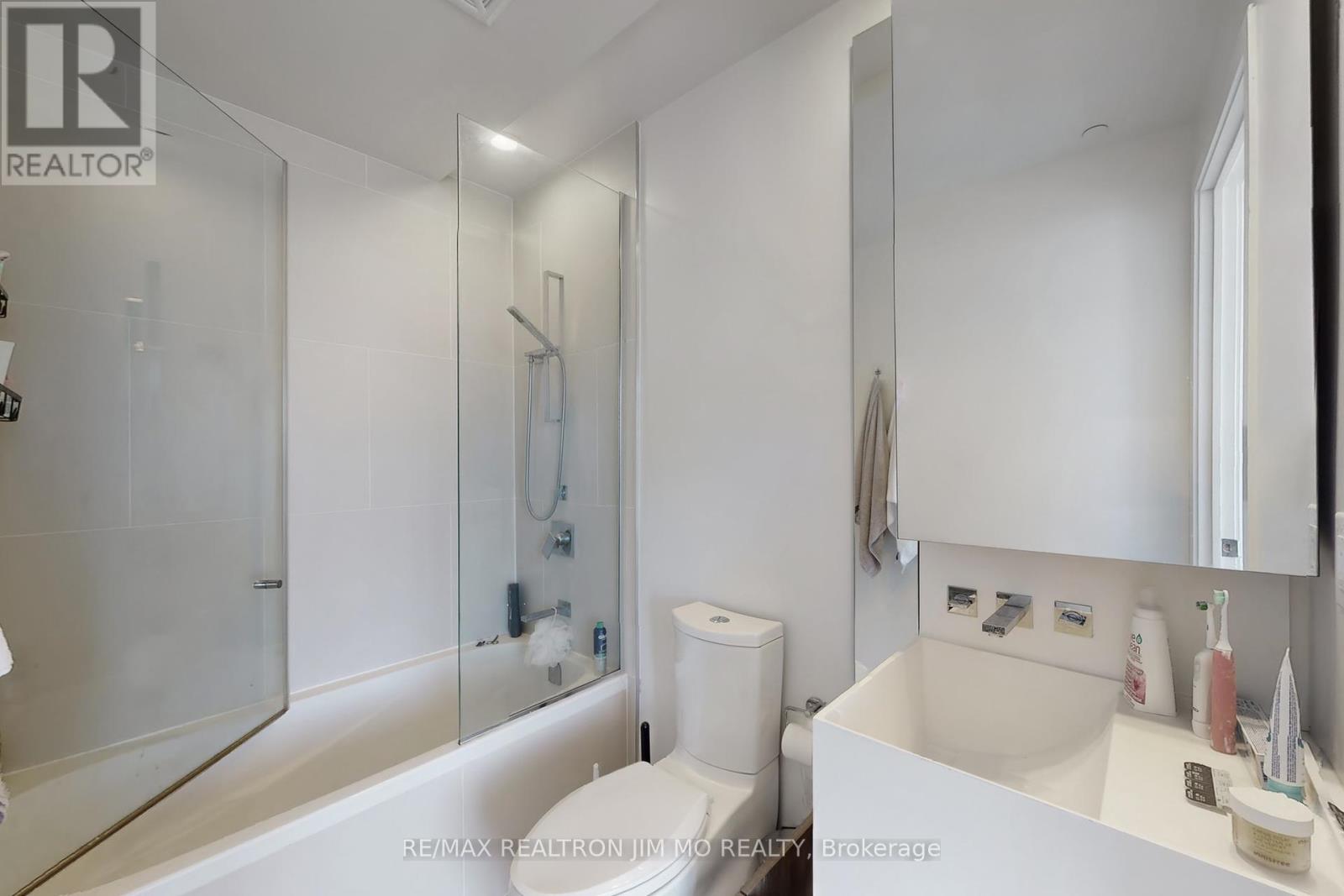 3401 - 1 Bloor Street E, Toronto, Ontario  M4W 0A8 - Photo 14 - C12436205
