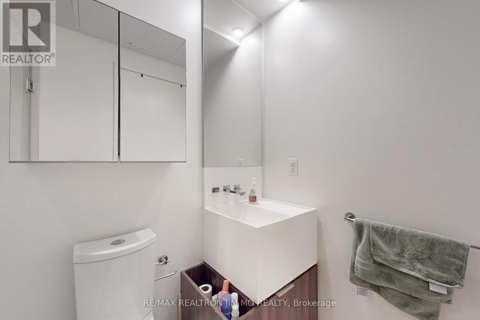 3401 - 1 Bloor Street E, Toronto, Ontario  M4W 0A8 - Photo 19 - C12436205