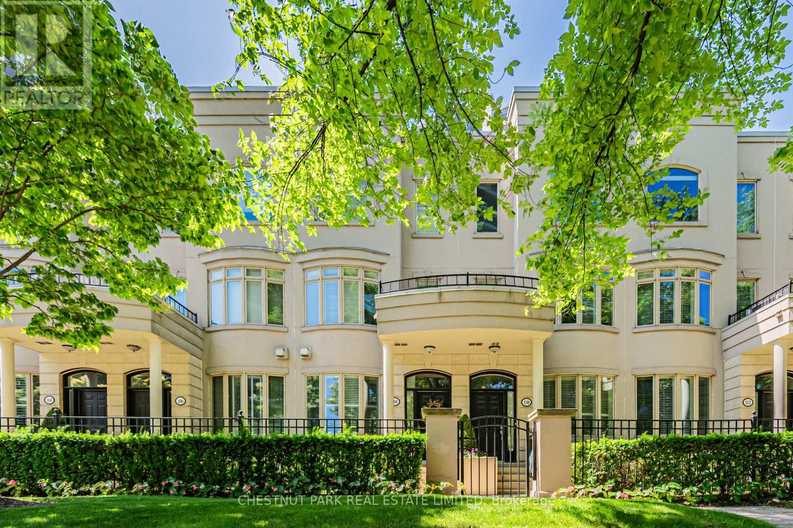 108 PLEASANT BOULEVARD, Toronto, Ontario