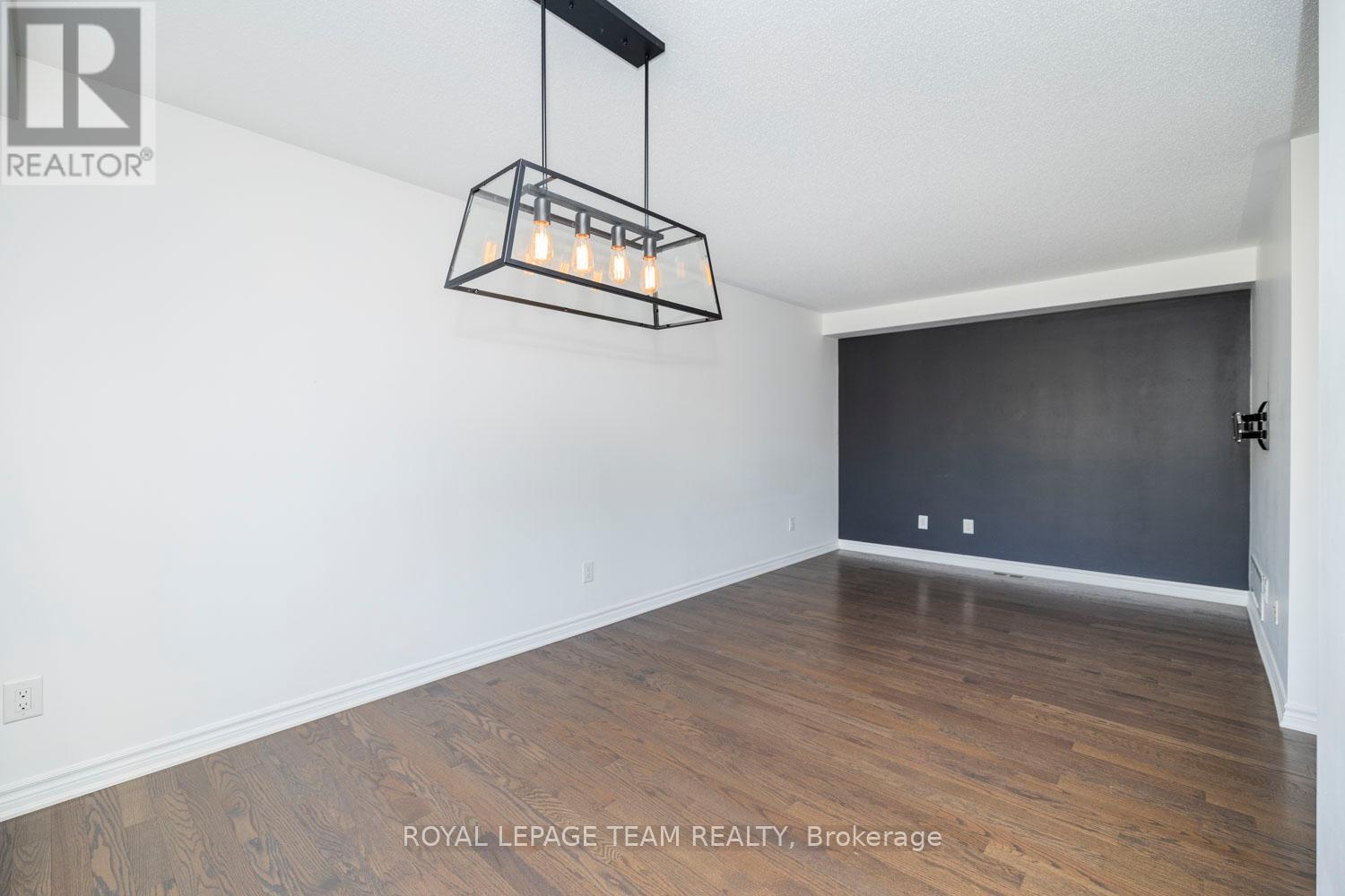 552 Foxlight Circle, Ottawa, Ontario  K2R 1G9 - Photo 19 - X12436337