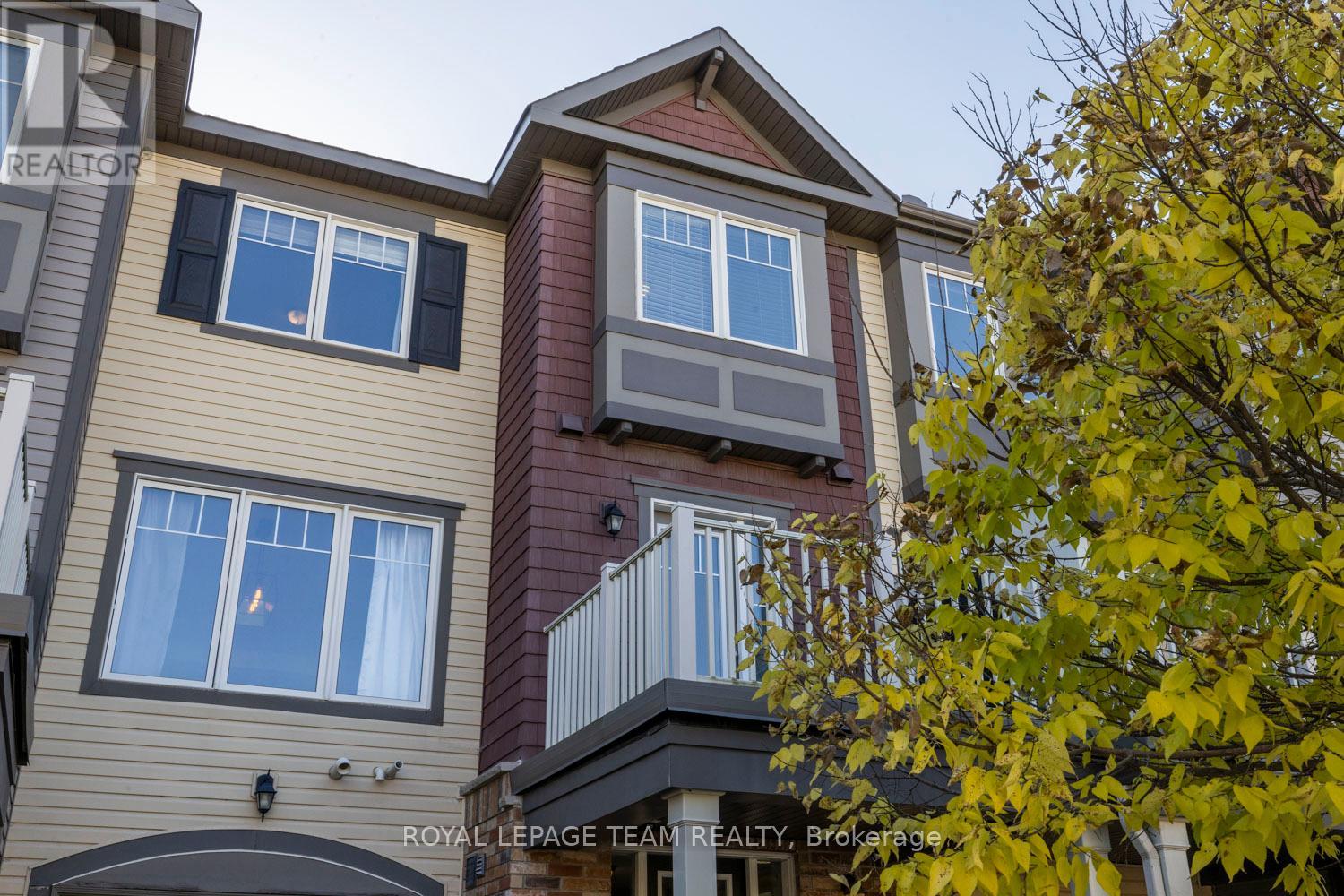 552 Foxlight Circle, Ottawa, Ontario  K2R 1G9 - Photo 2 - X12436337