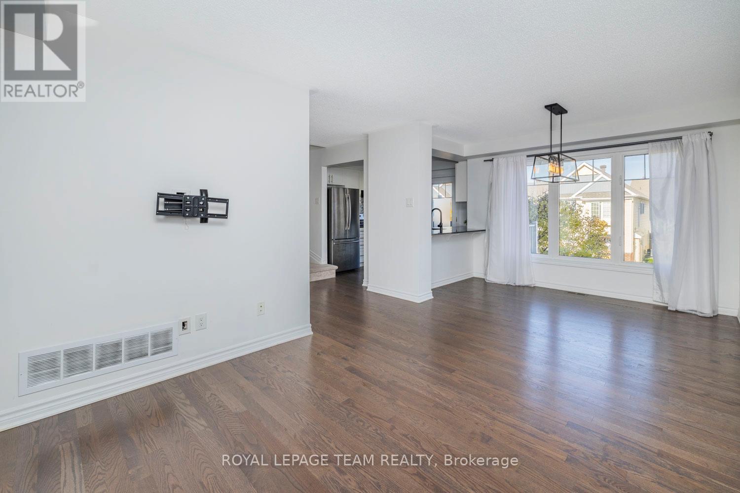552 Foxlight Circle, Ottawa, Ontario  K2R 1G9 - Photo 21 - X12436337