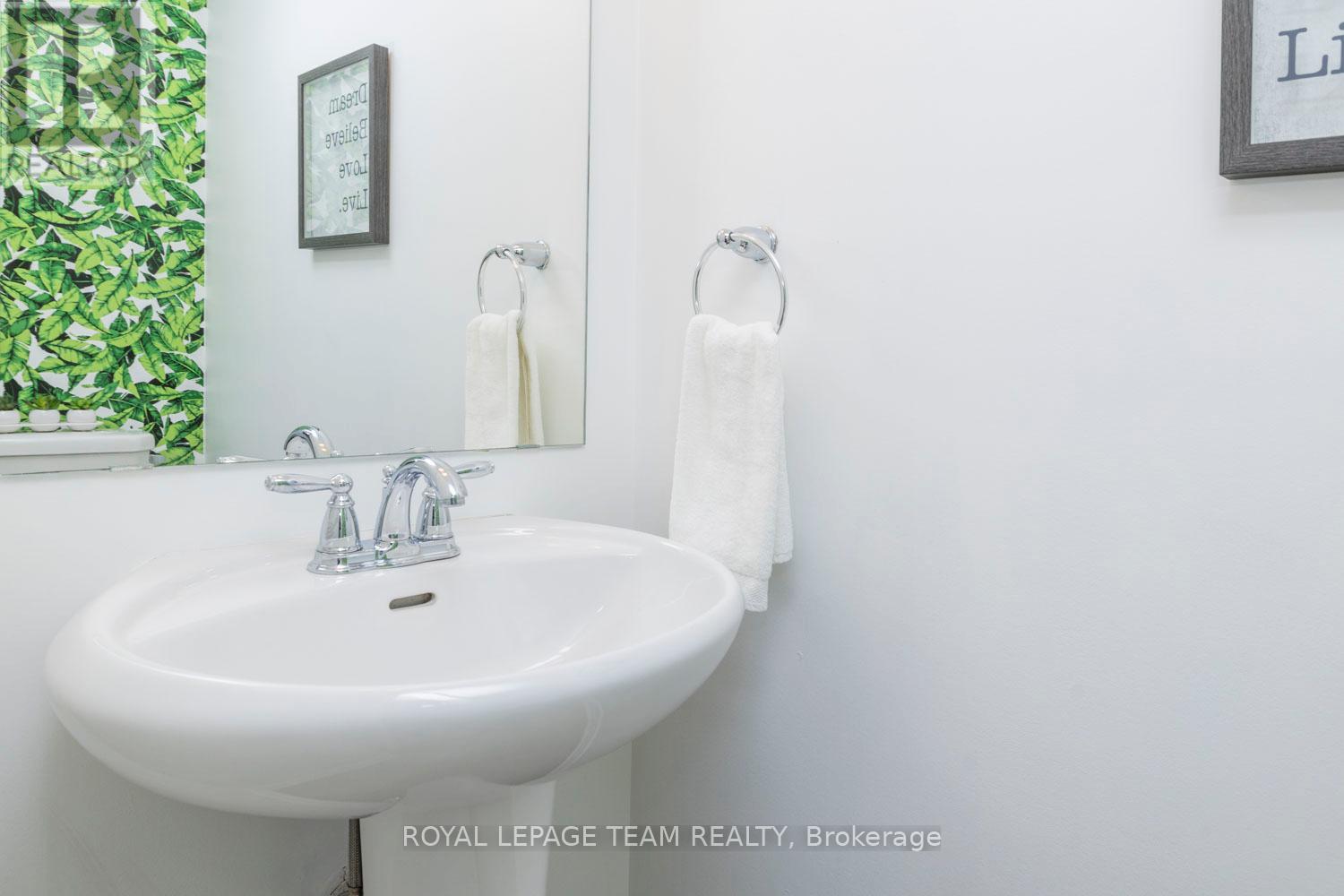552 Foxlight Circle, Ottawa, Ontario  K2R 1G9 - Photo 6 - X12436337